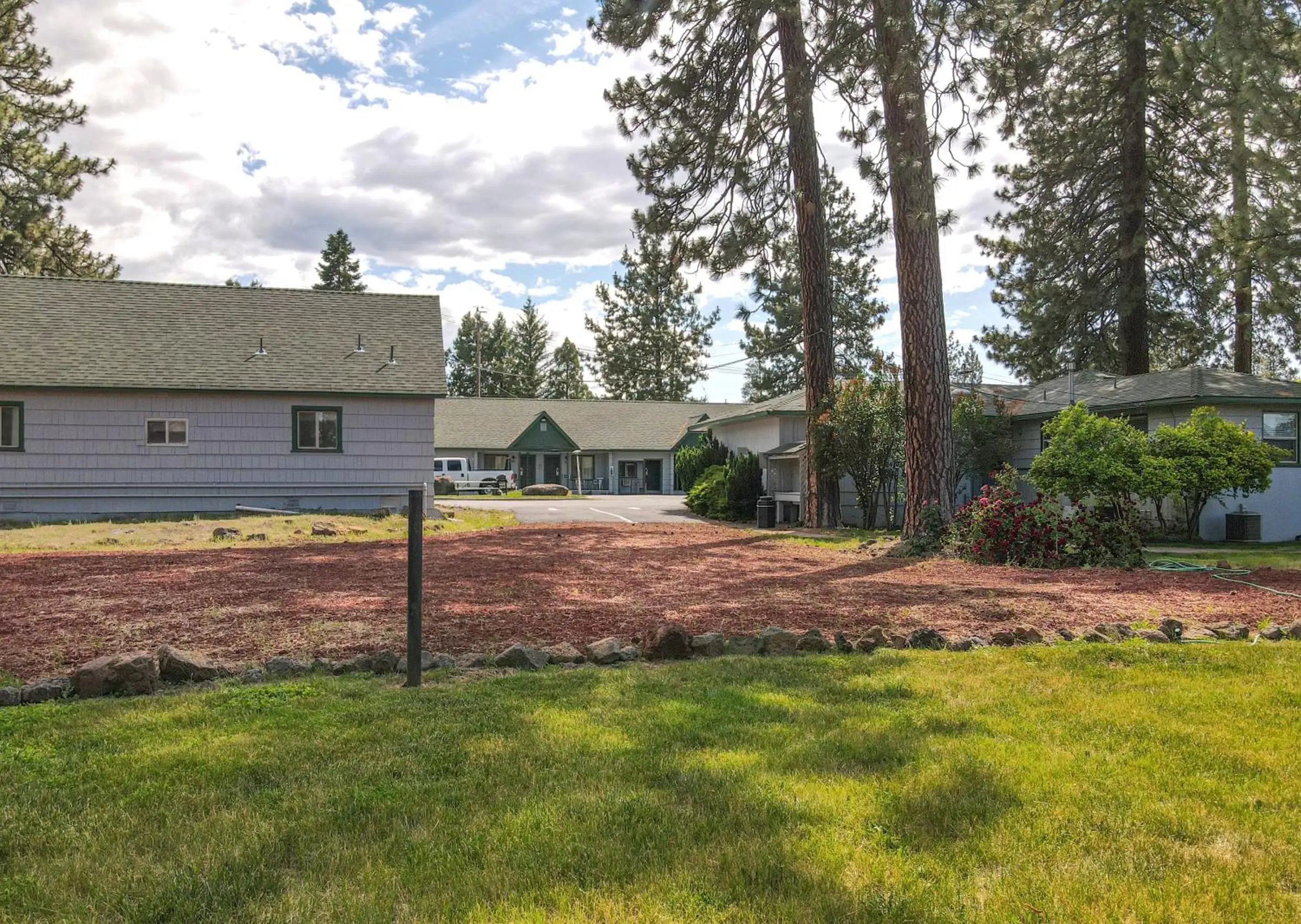 Natural landscape, Property Building in Green Gables Motel & Suites