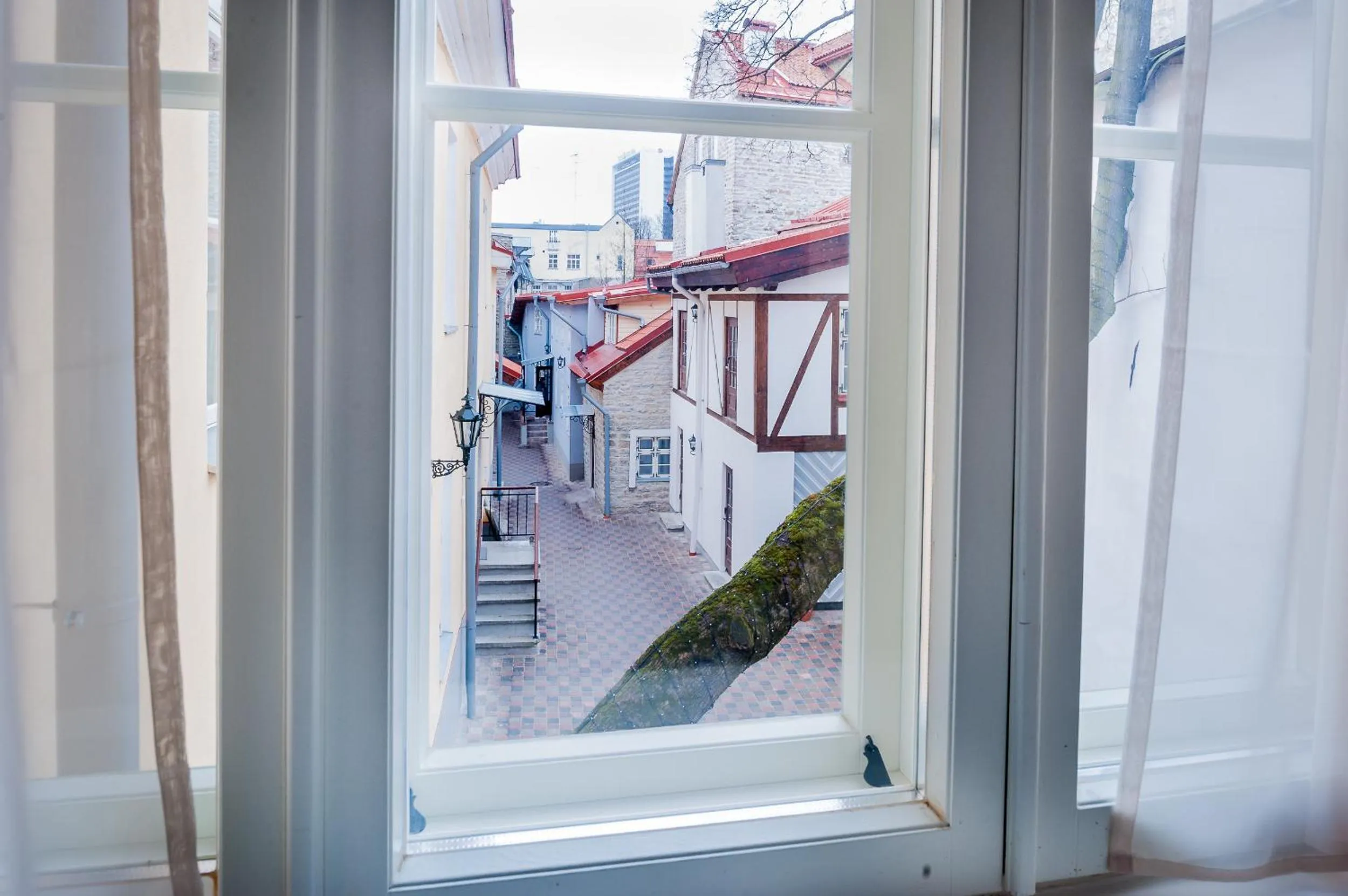 Facade/entrance in Three Crowns Residents