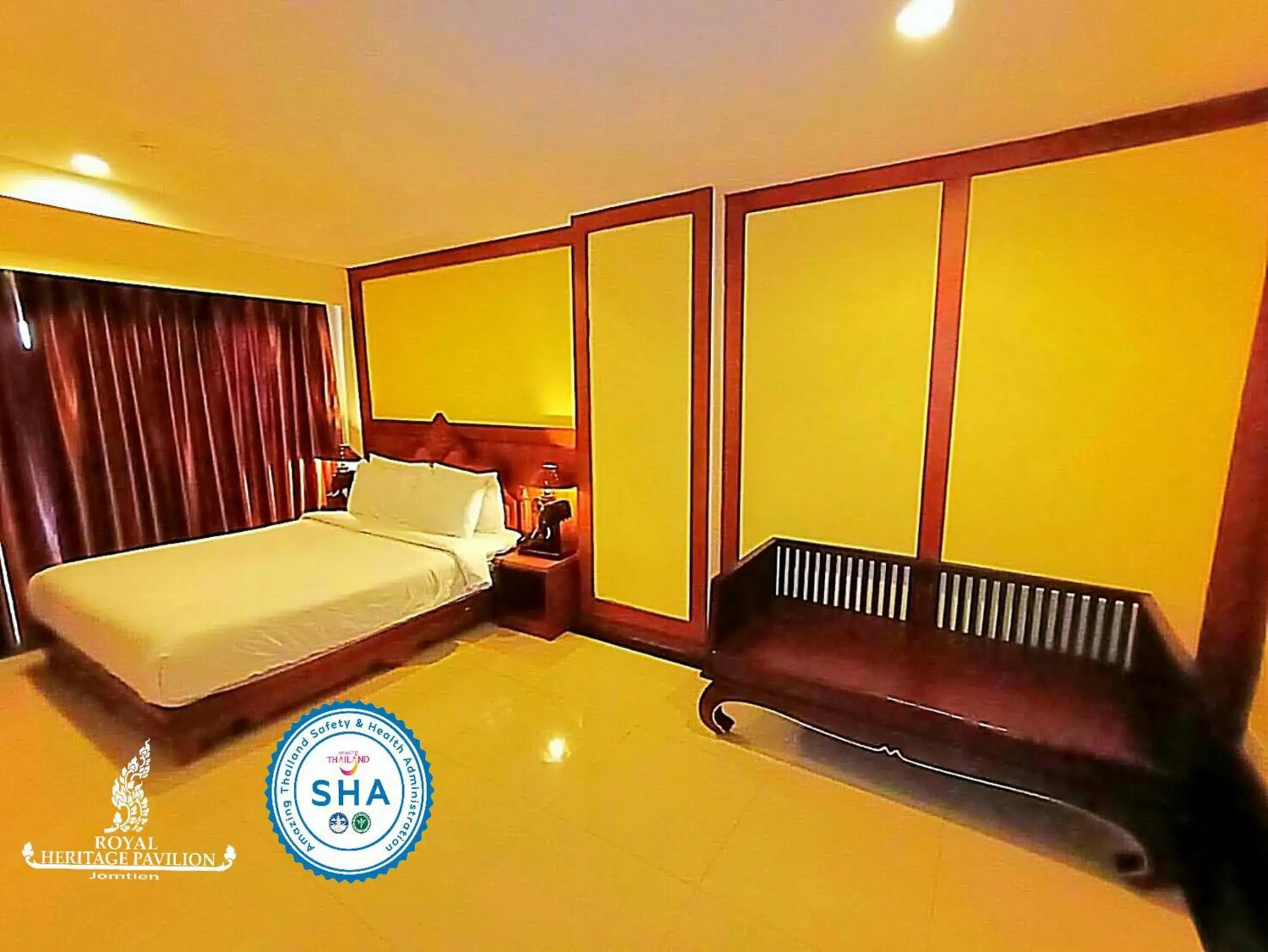 Bed in Royal Heritage Pavilion Jomtien Hotel