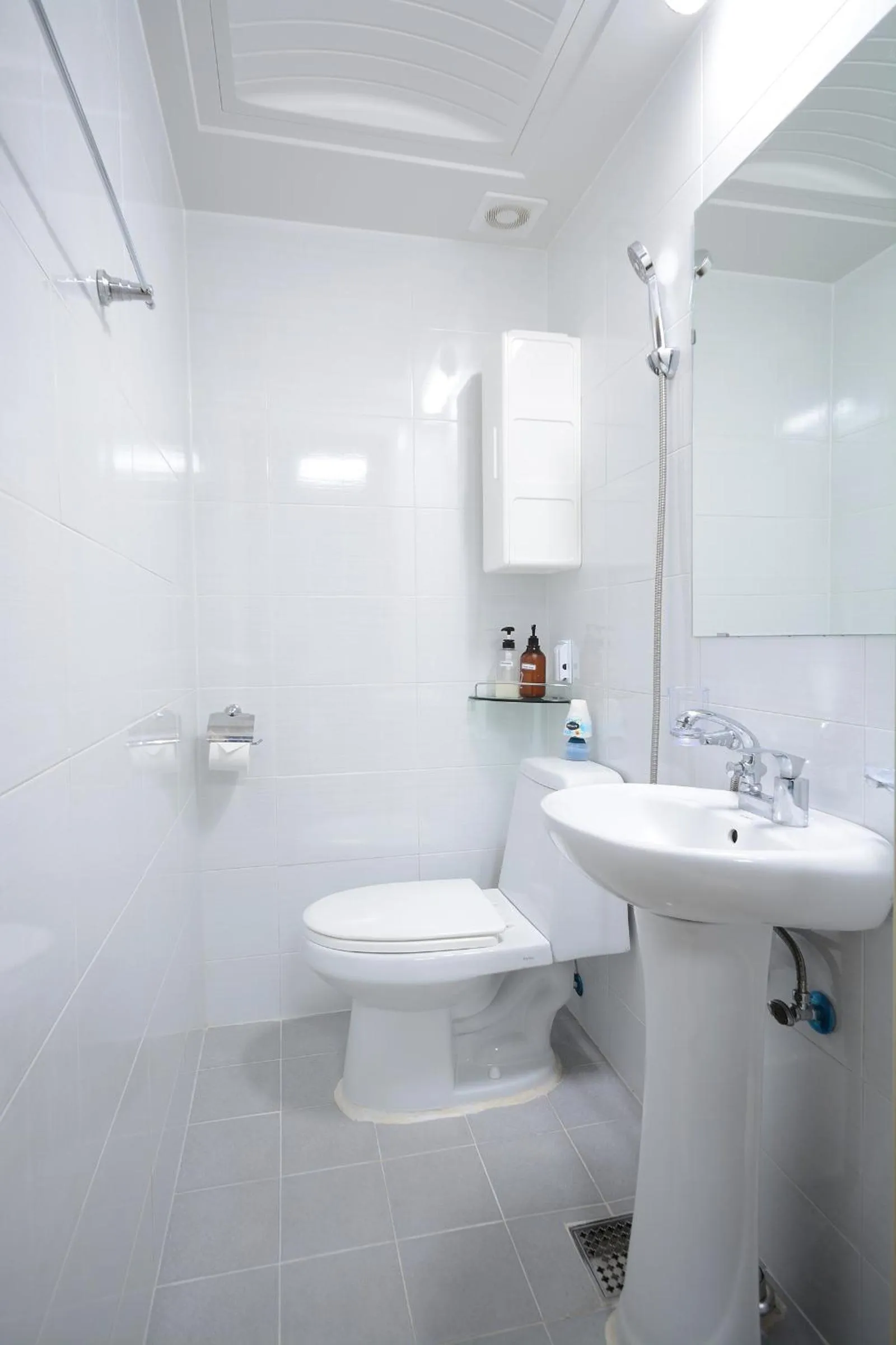 Shower in Sunnyhill Hostel Hongdae