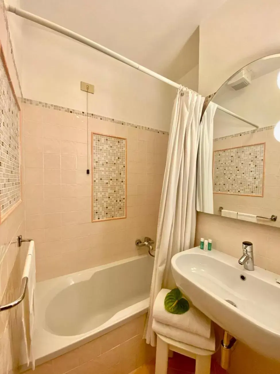 Bath, Bathroom in Hotel Martelli