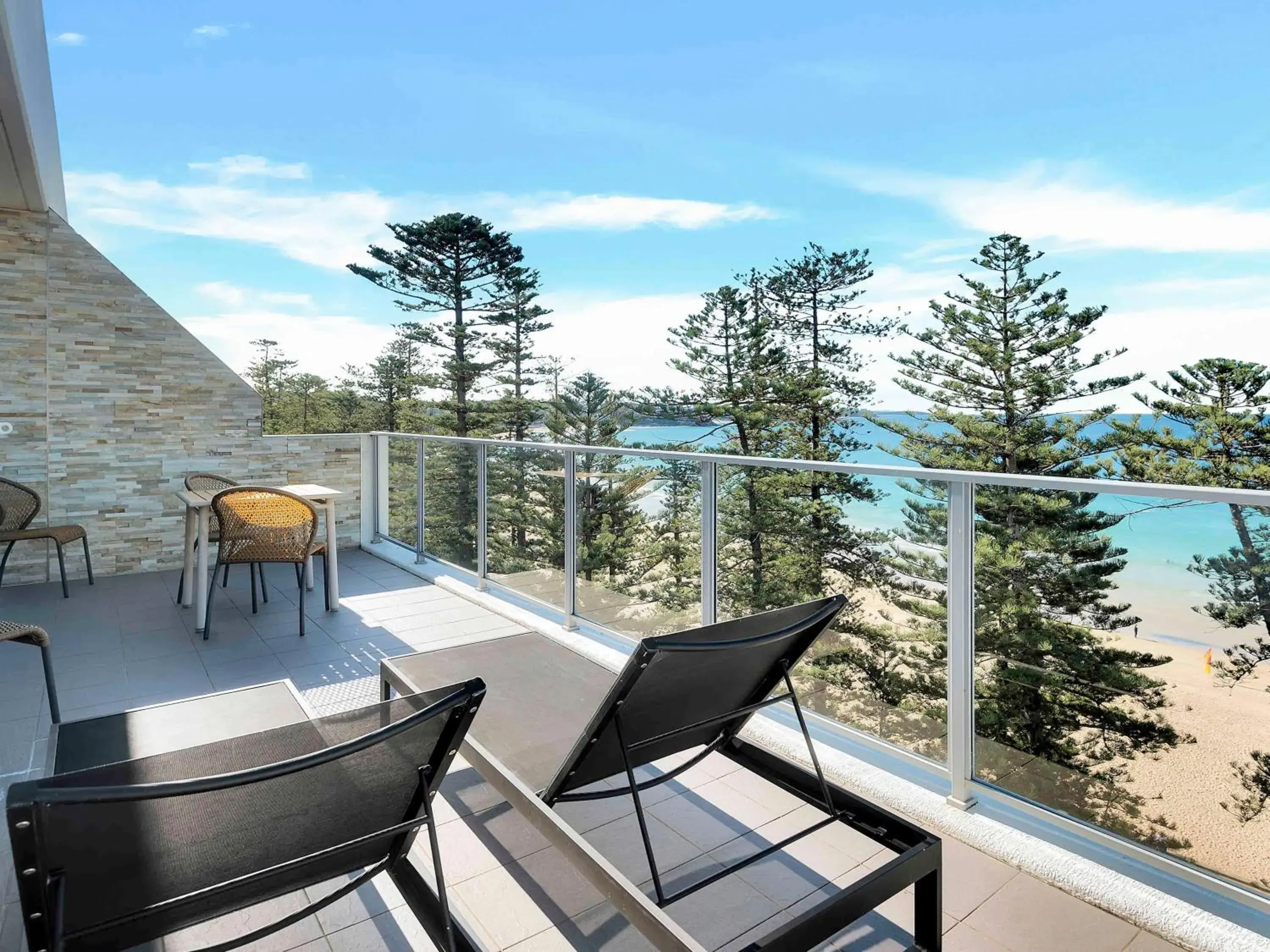 Photo of the whole room in Peppers Manly Beach Photo of the whole room in Peppers Manly Beach