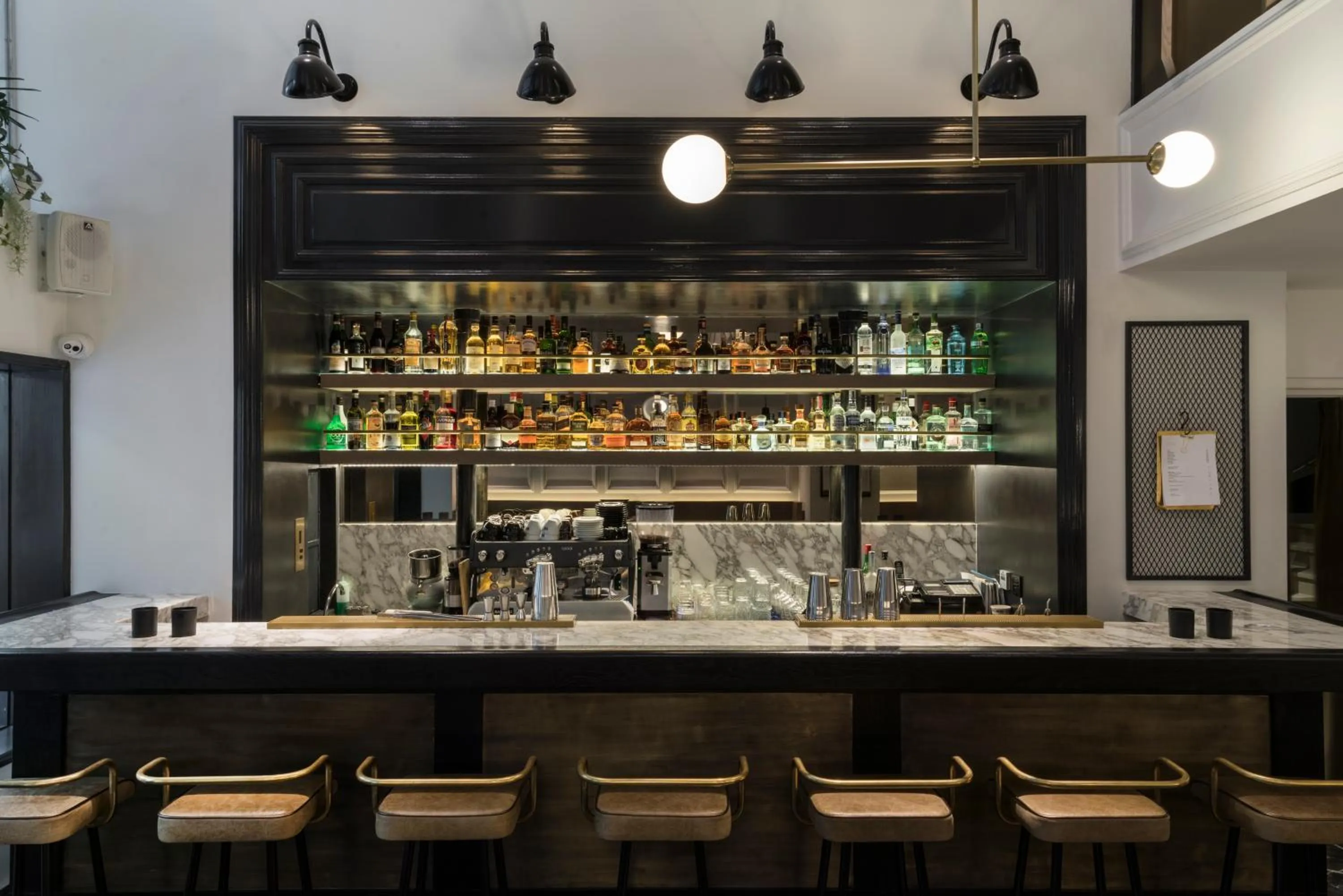 Lounge or bar in Niki Athens Hotel