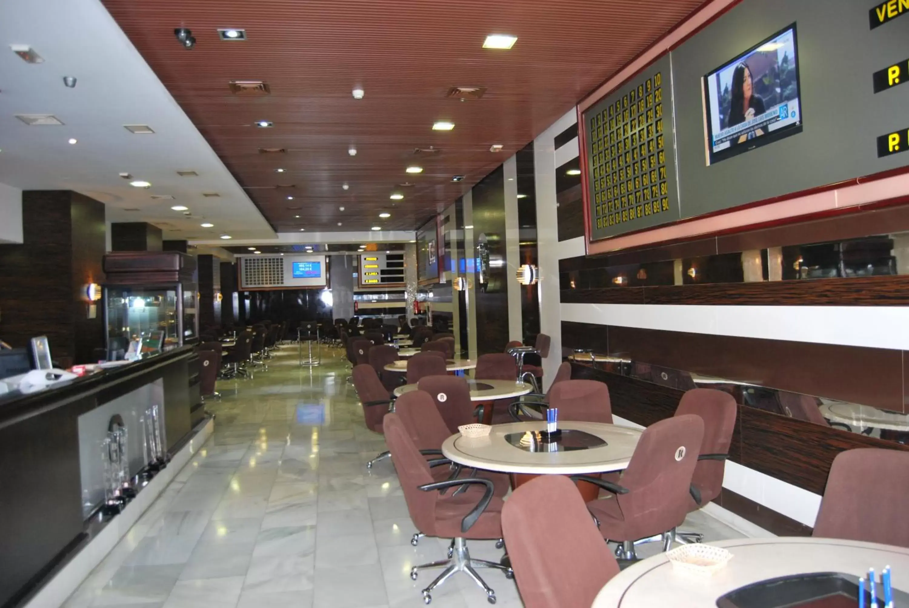 Restaurant/places to eat, Lounge/Bar in Estudiotel Alicante