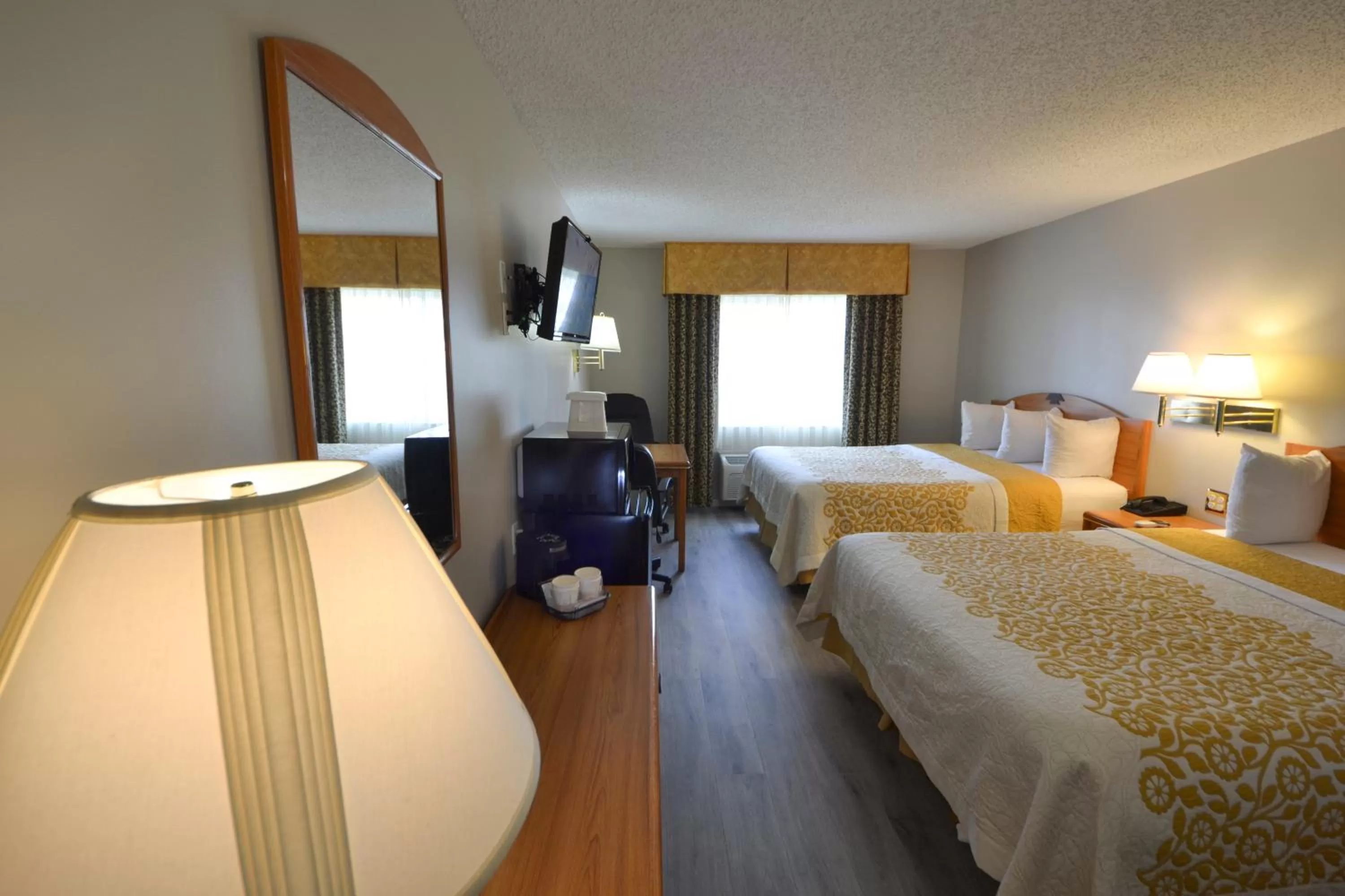Photo of the whole room, Bed in Days Inn & Suites by Wyndham Airport Albuquerque