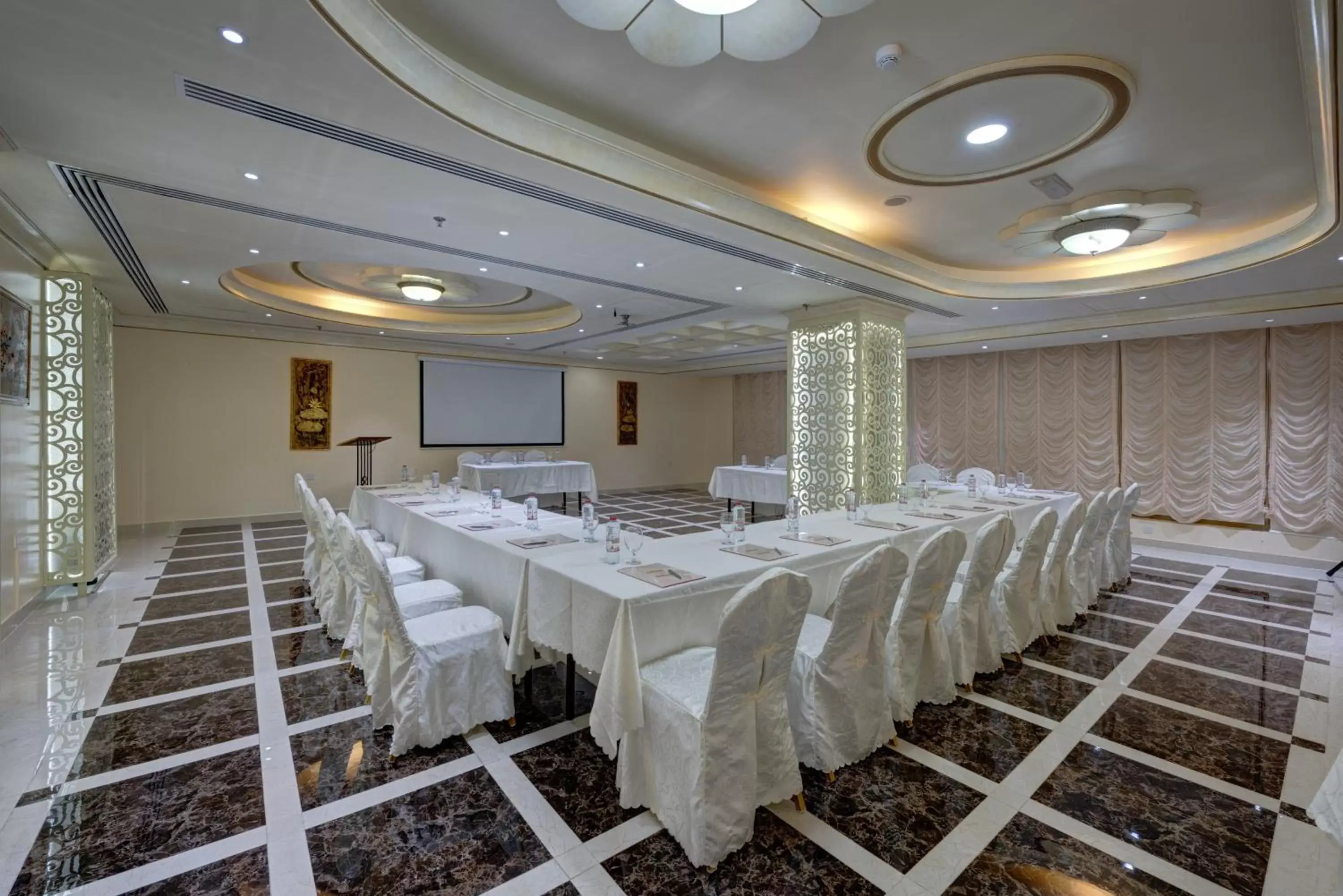 Business facilities in Sahara Beach Resort & Spa