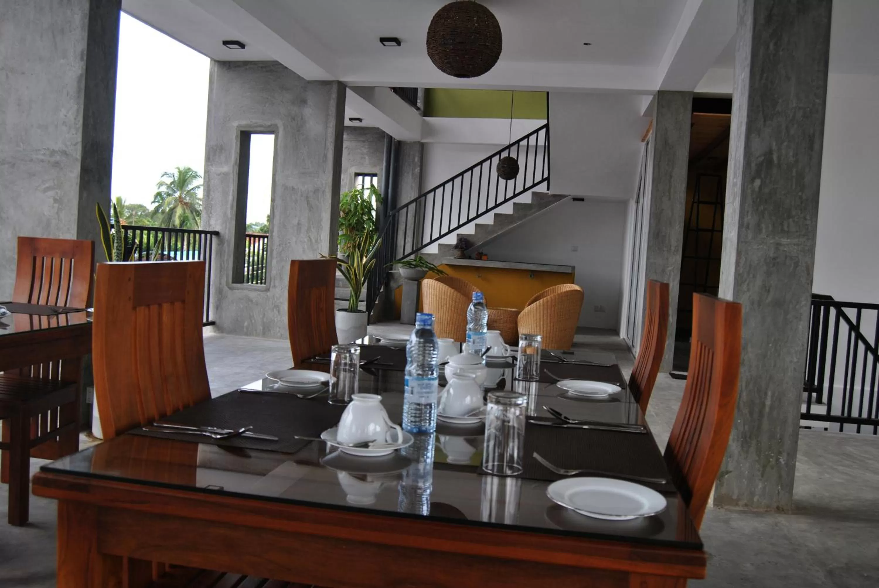 Restaurant/places to eat in The Canoe