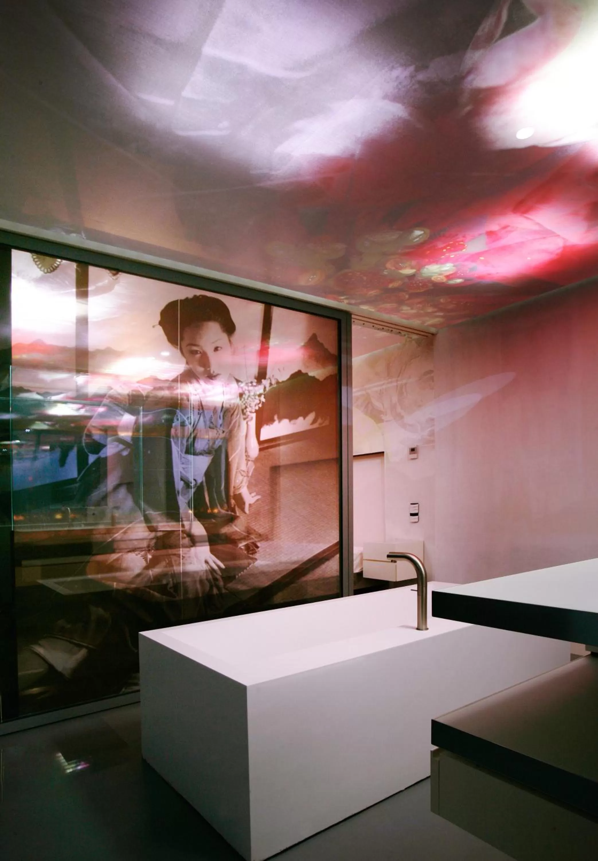 Bathroom, Bed in Hotel Puerta America