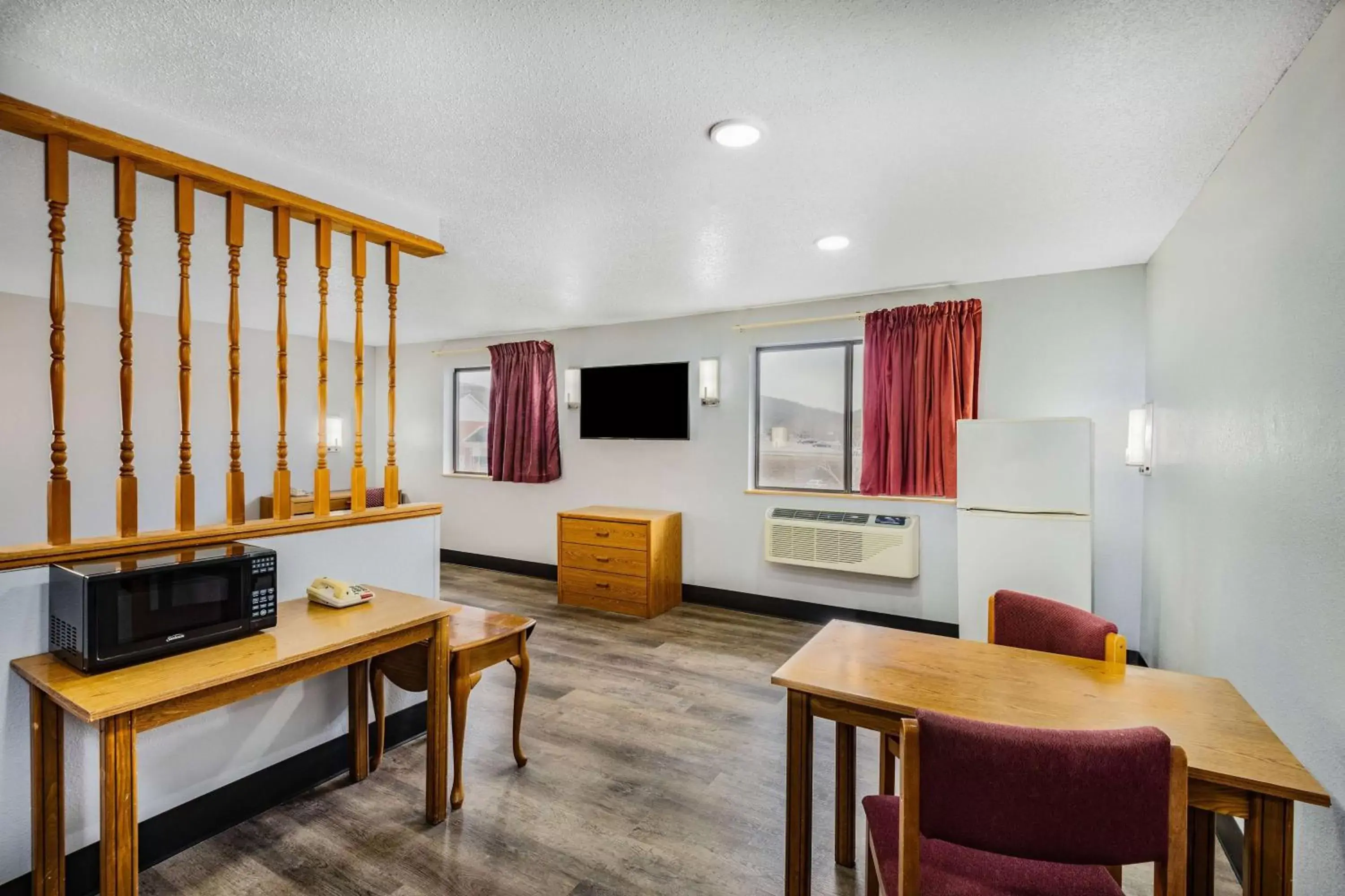 Bed, TV/Entertainment Center in Super 8 by Wyndham Waynesburg - Newly Renovated