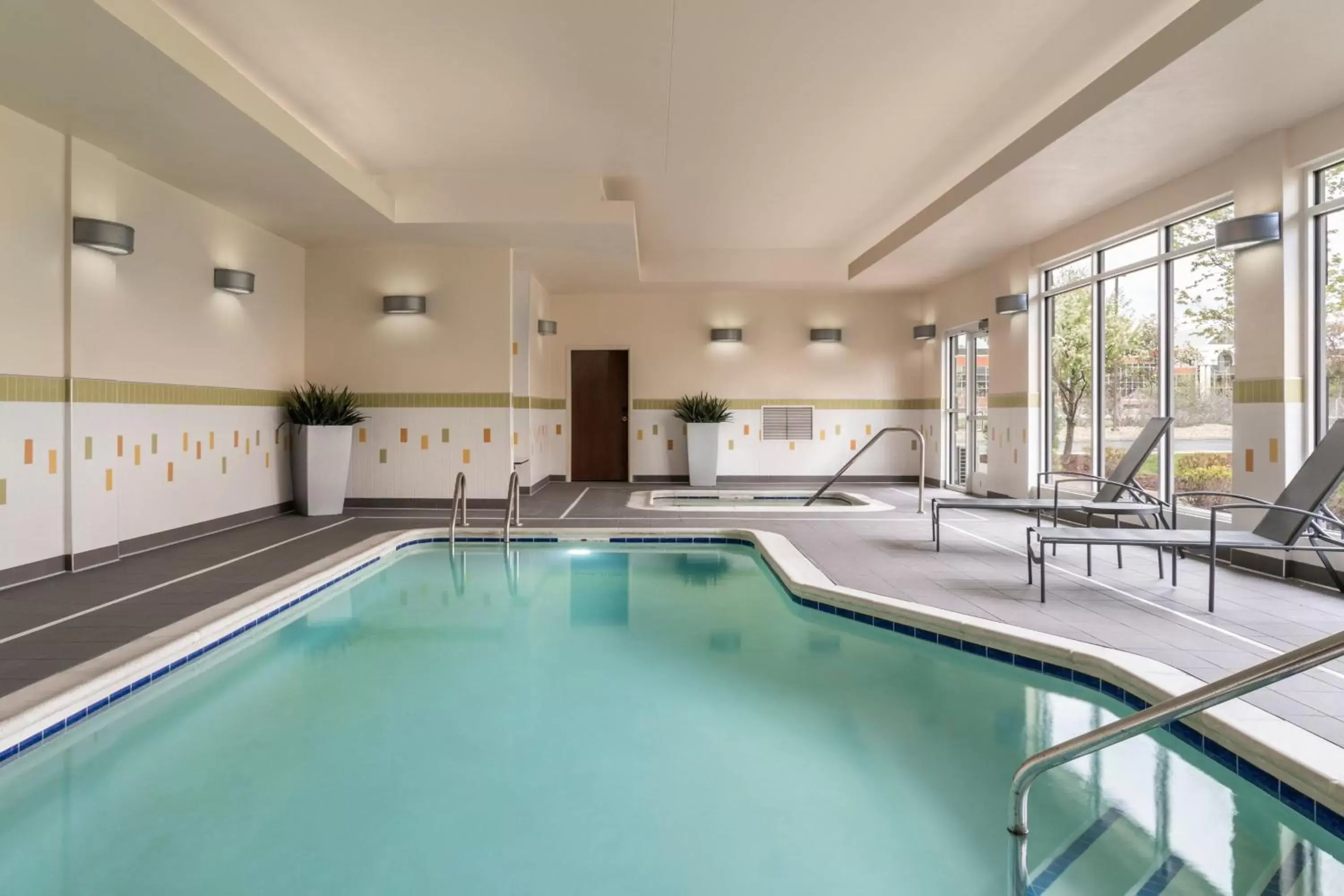 Swimming Pool in Fairfield Inn & Suites by Marriott Akron Fairlawn