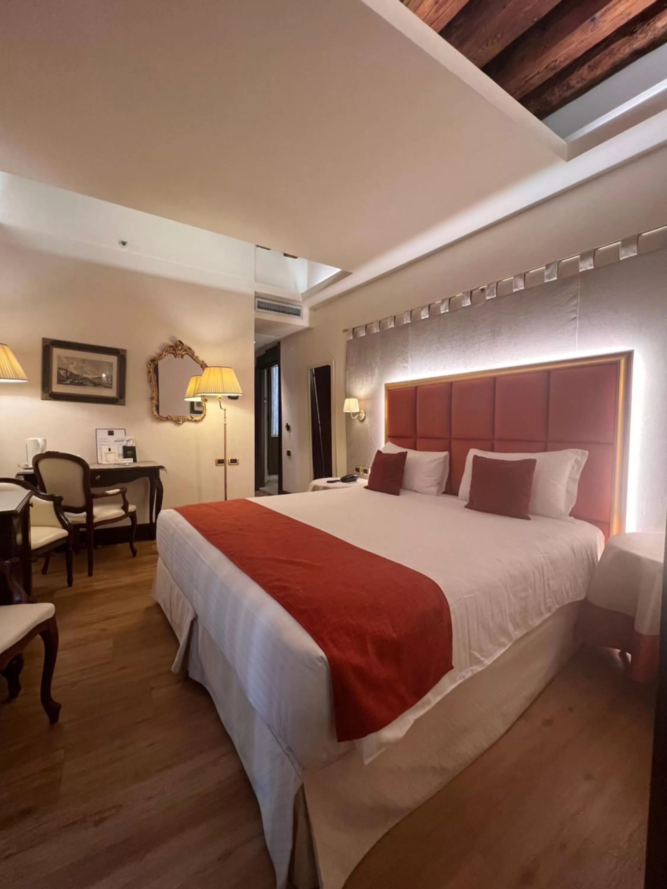 Bedroom, Bed in Ruzzini Palace Hotel