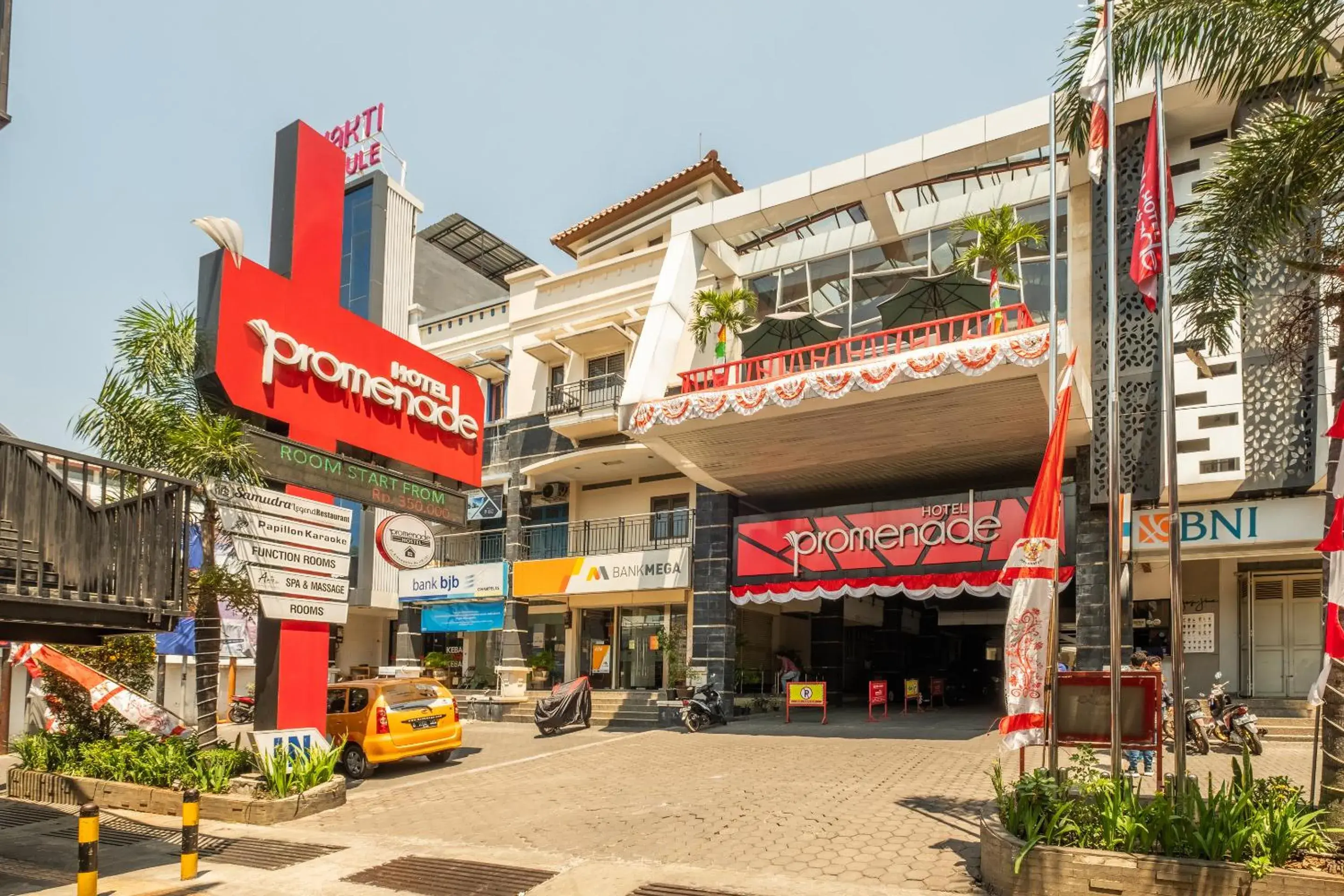 Facade/entrance, Property Building in Promenade Cihampelas