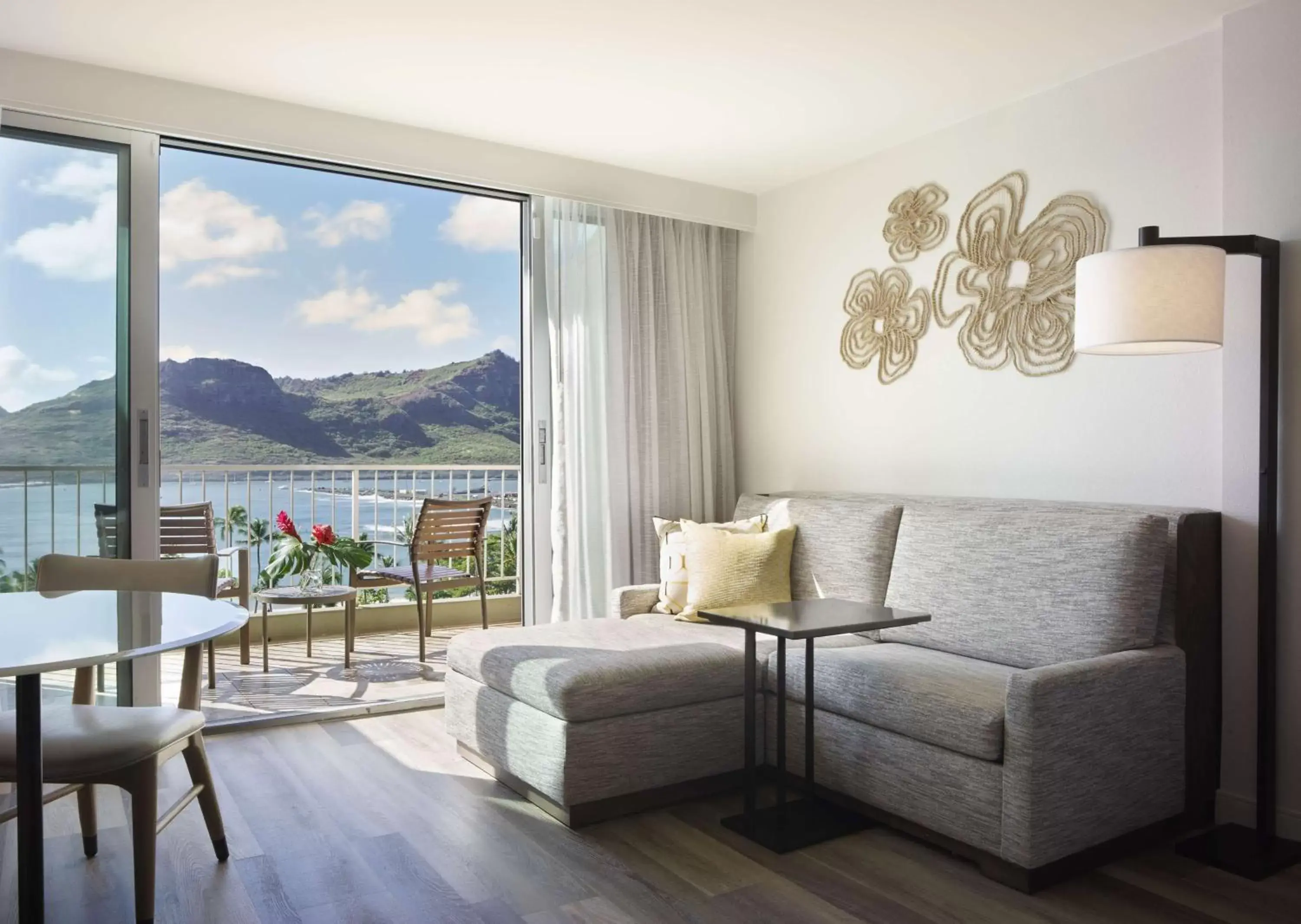 Bedroom, Seating Area in The Royal Sonesta Kauai Resort Lihue