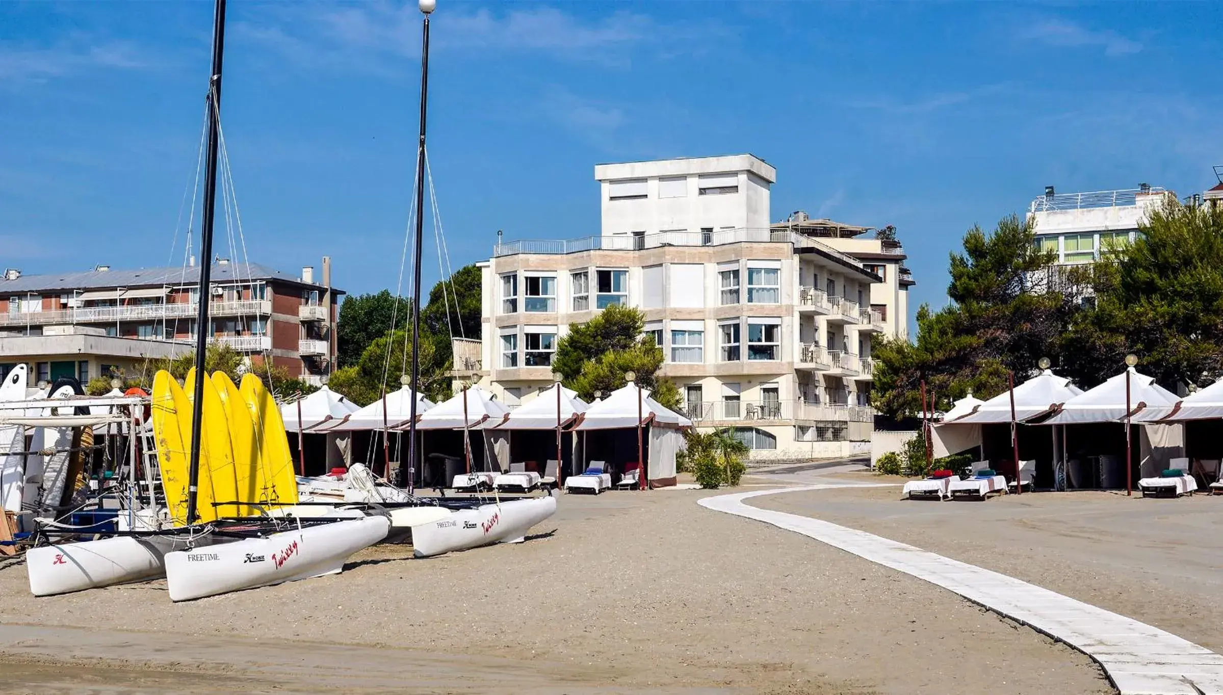 Property building in Hotel Petit Palais