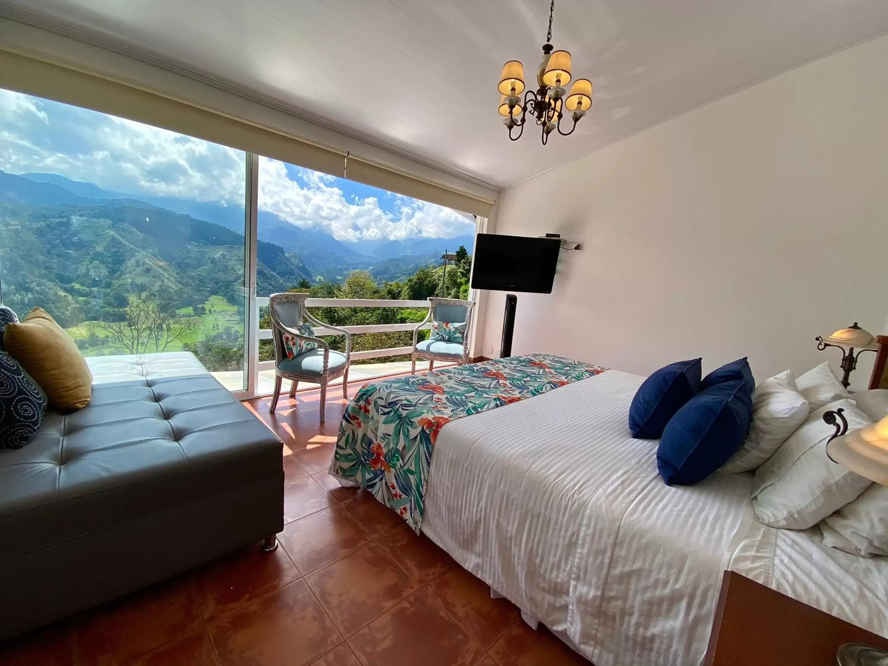 Photo of the whole room, Mountain View in Hotel El Mirador del Cocora