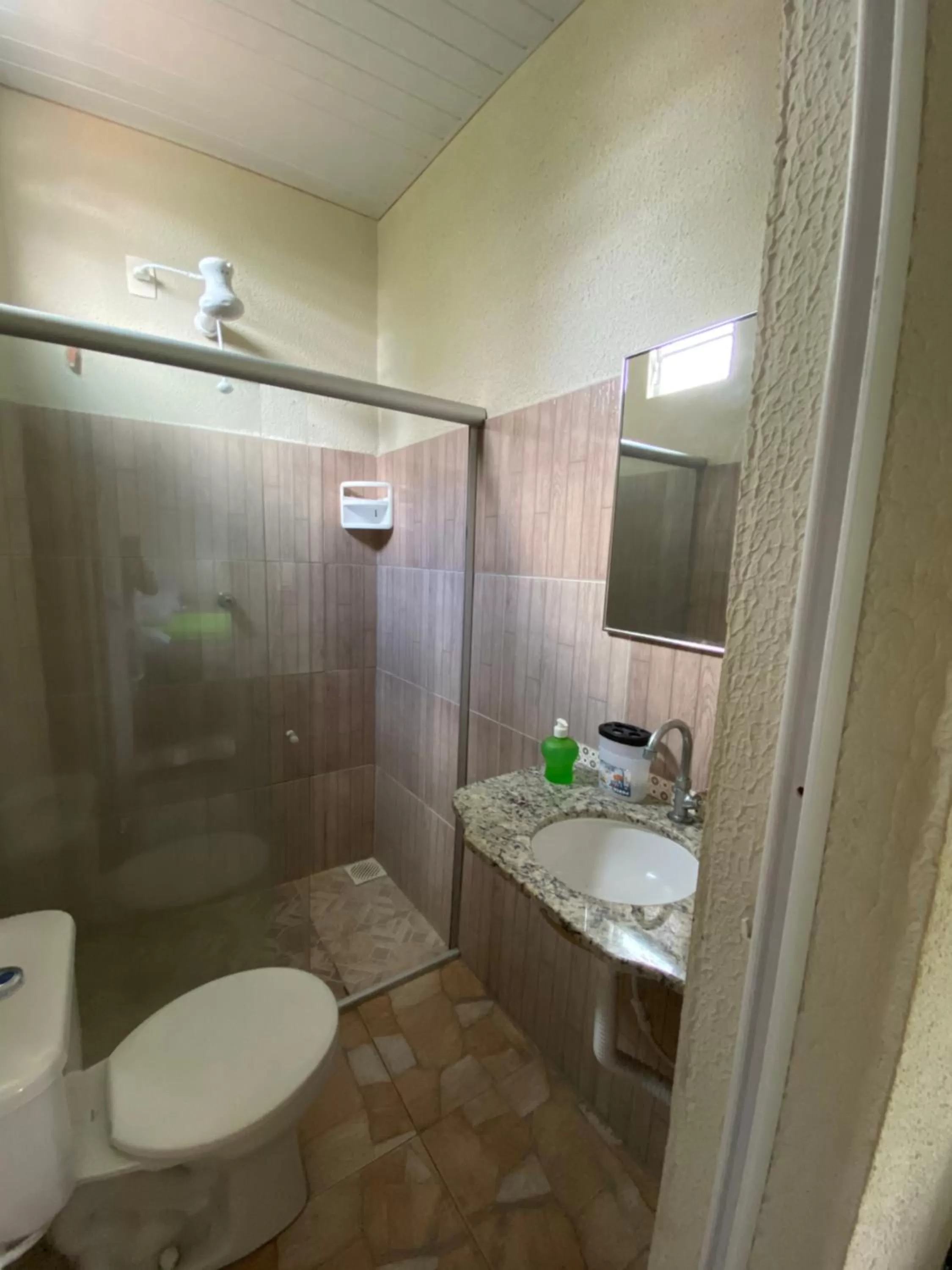Shower, Bathroom in Pousada Hostal Iracema