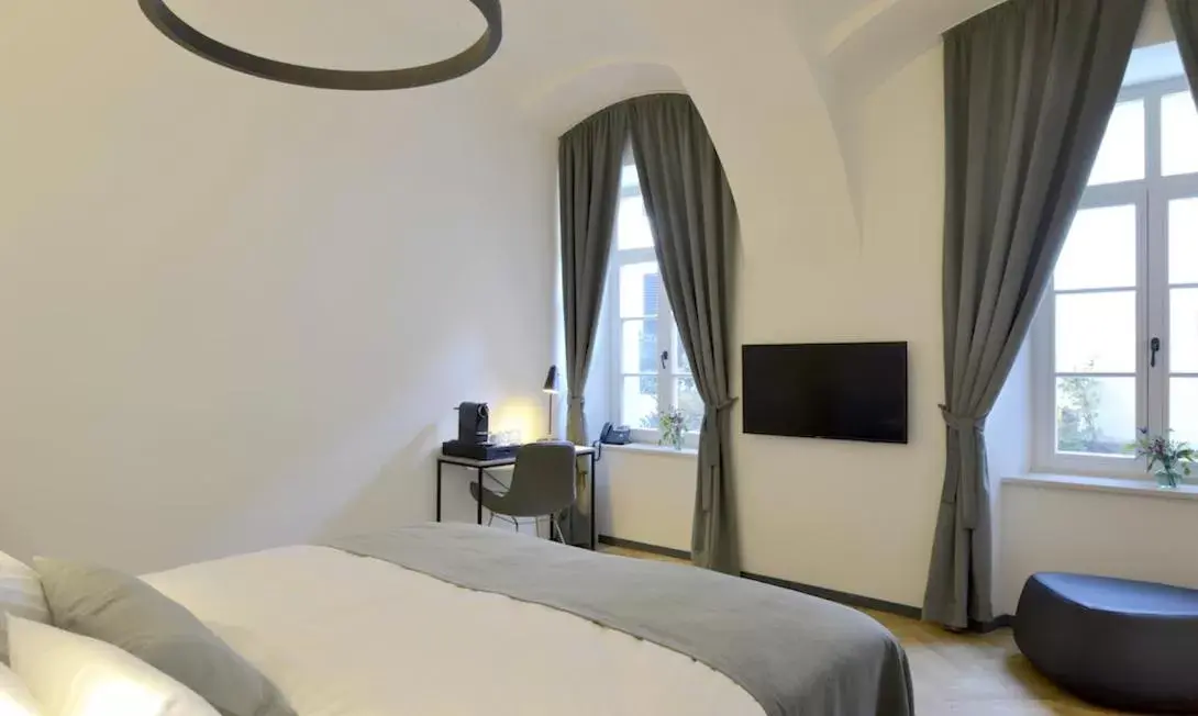 Superior Double Room - single occupancy in Hotel Maribor & Garden Rooms Superior Double Room - single occupancy in Hotel Maribor & Garden Rooms