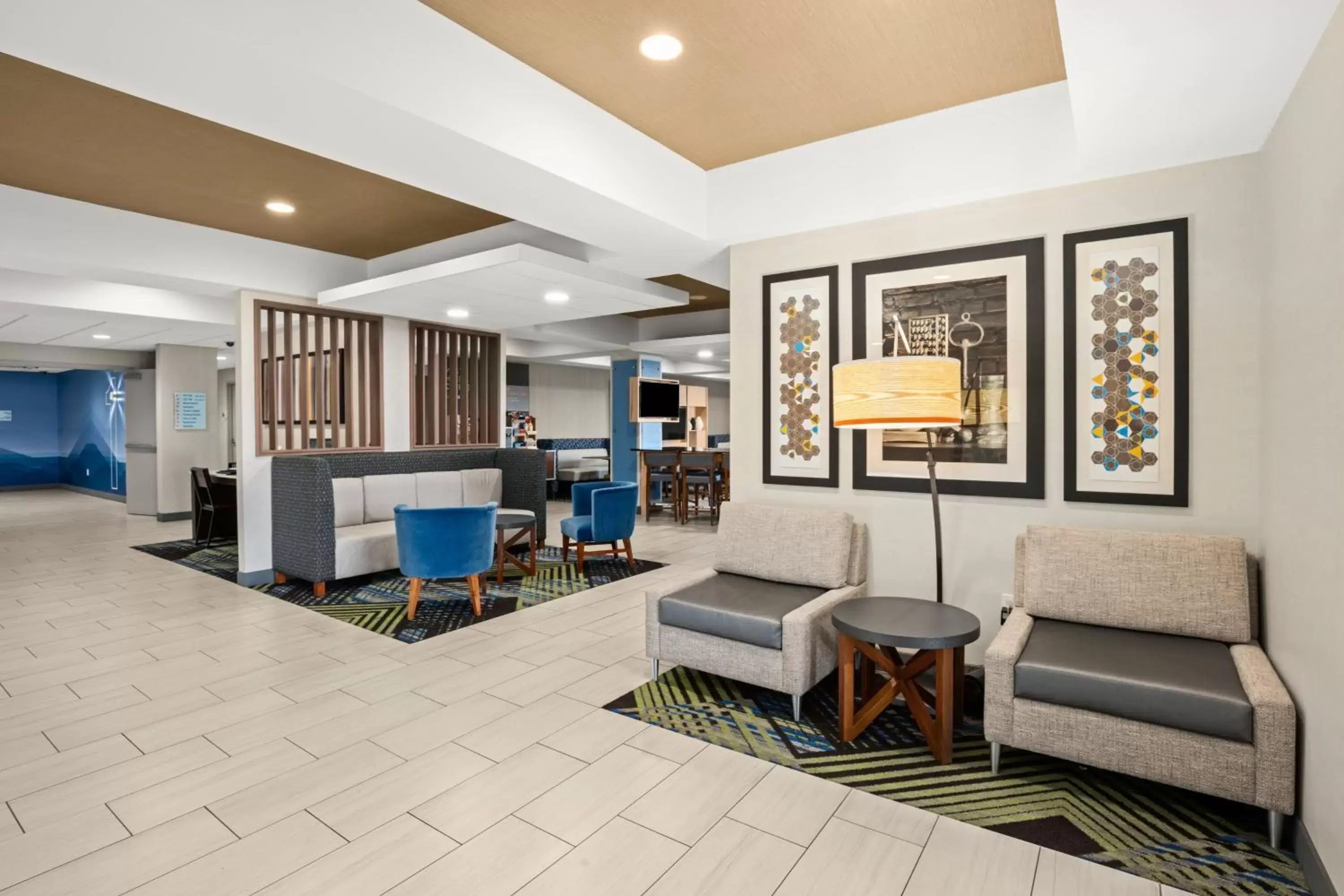 Property building, Seating Area in Holiday Inn Express and Suites Sumner, an IHG Hotel