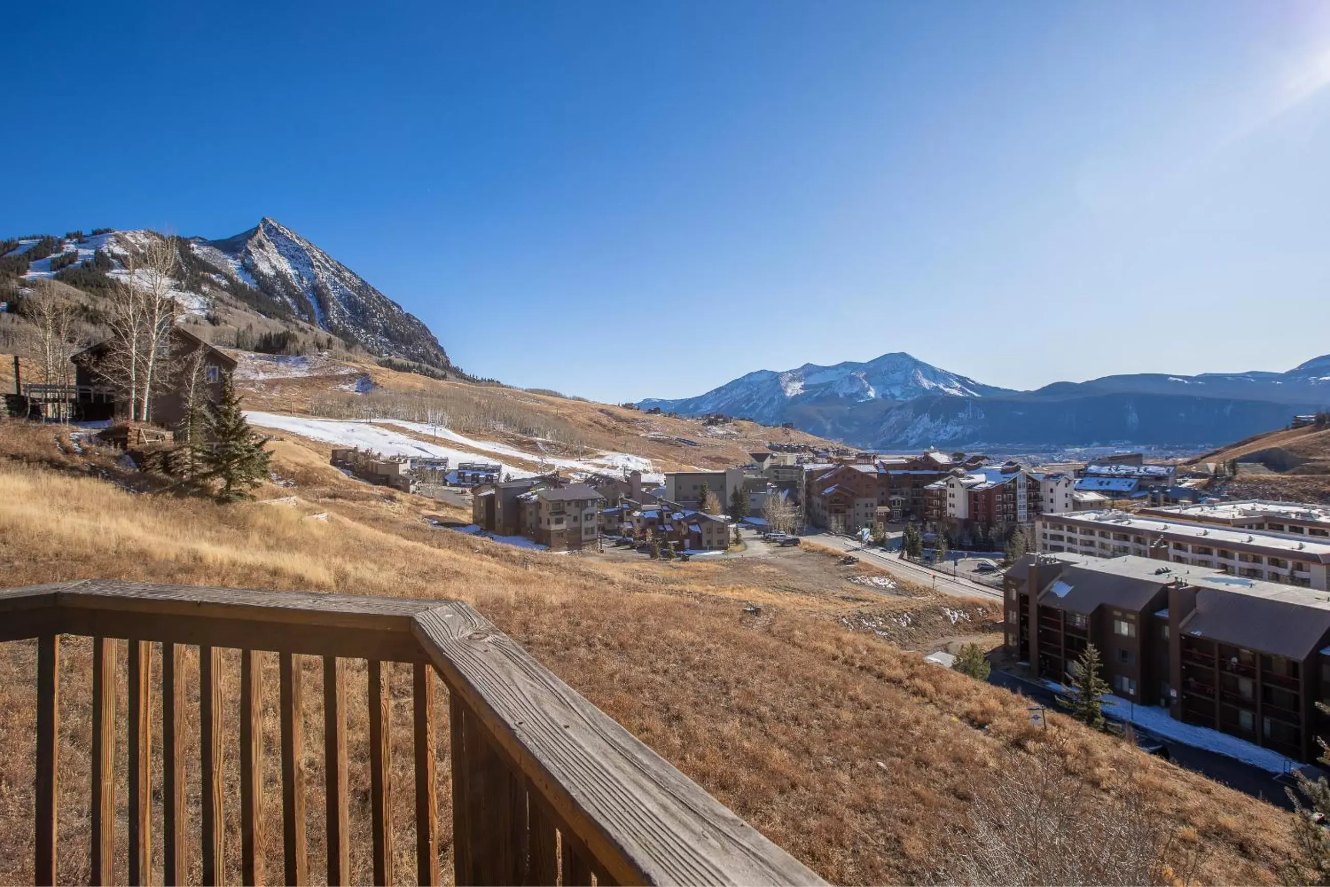 Balcony/Terrace, Mountain View in Nordic Inn