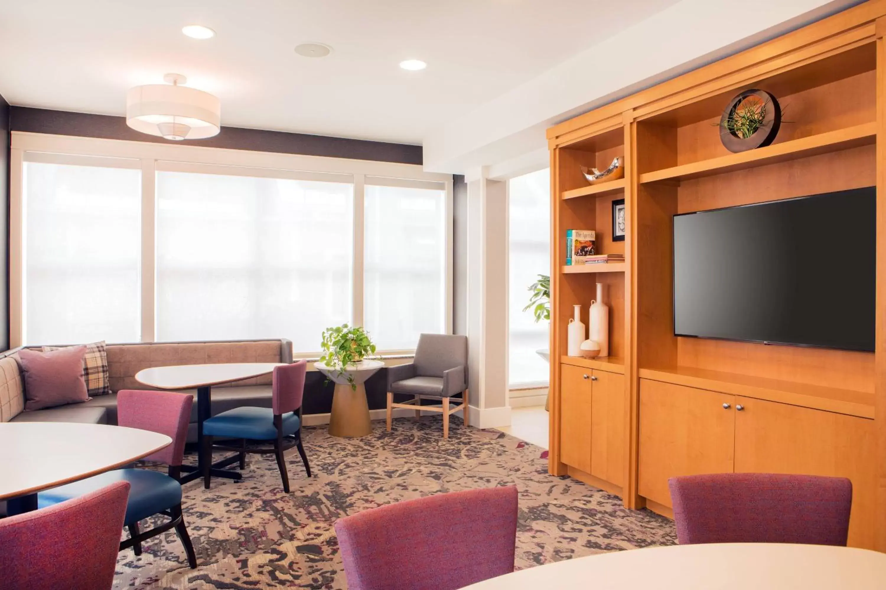 Lobby or reception, TV/Entertainment Center in Residence Inn by Marriott Yonkers Westchester County