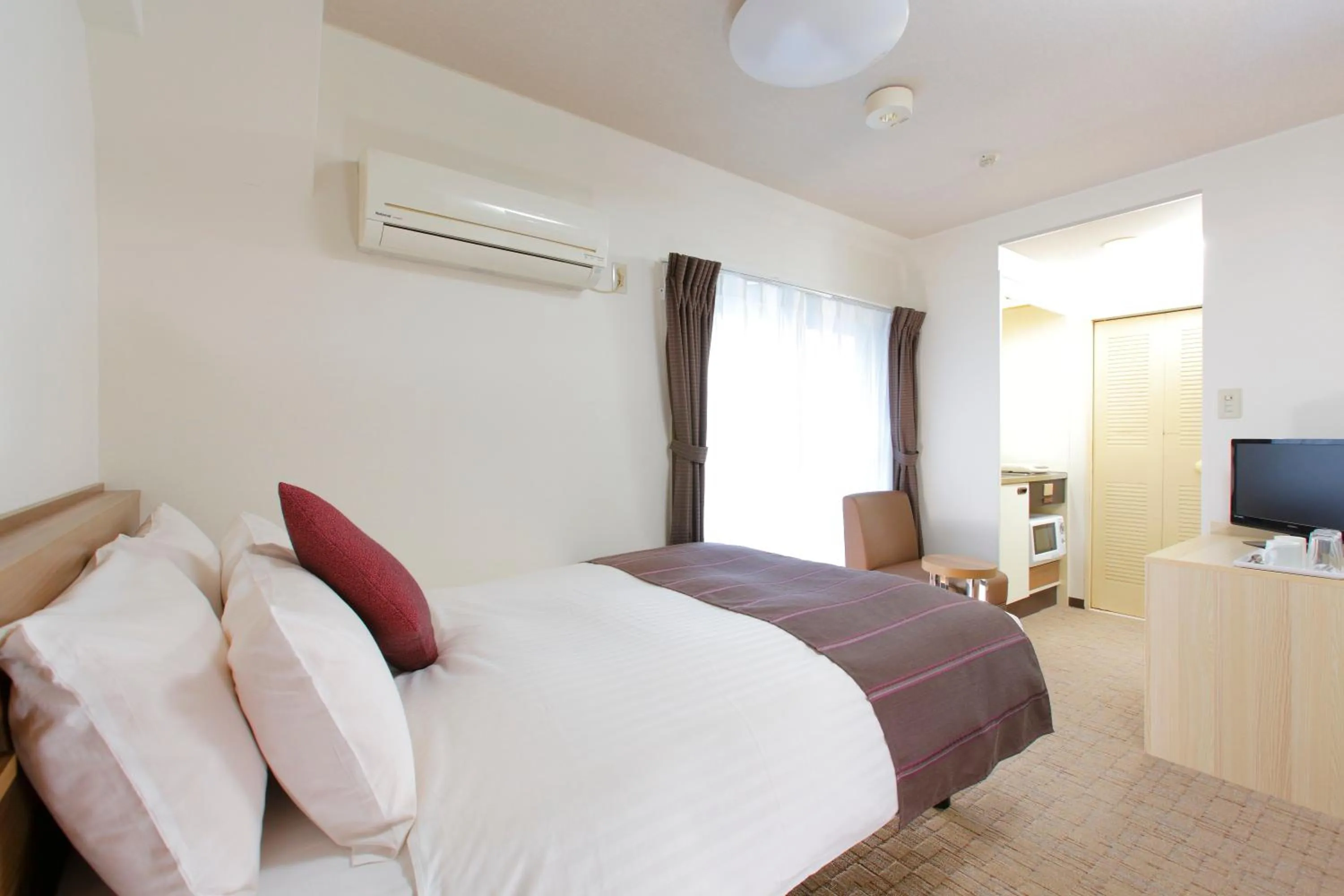 Spring, Bed in HOTEL MYSTAYS Ueno Iriyaguchi