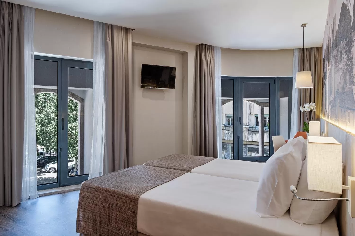 Photo of the whole room, Bed in EXE Liberdade