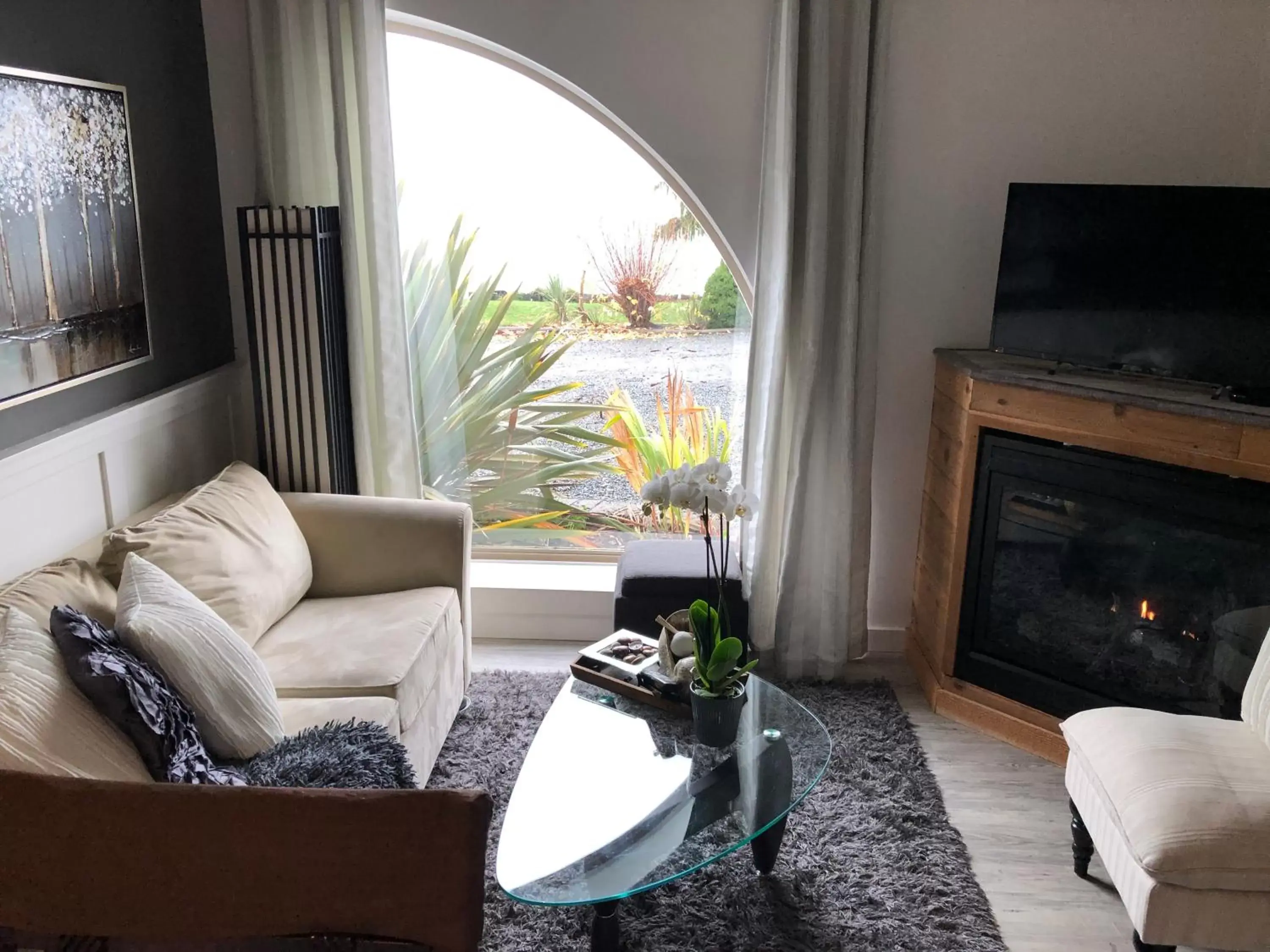 Living room, Seating Area in Qualicum Breeze Beach Resort