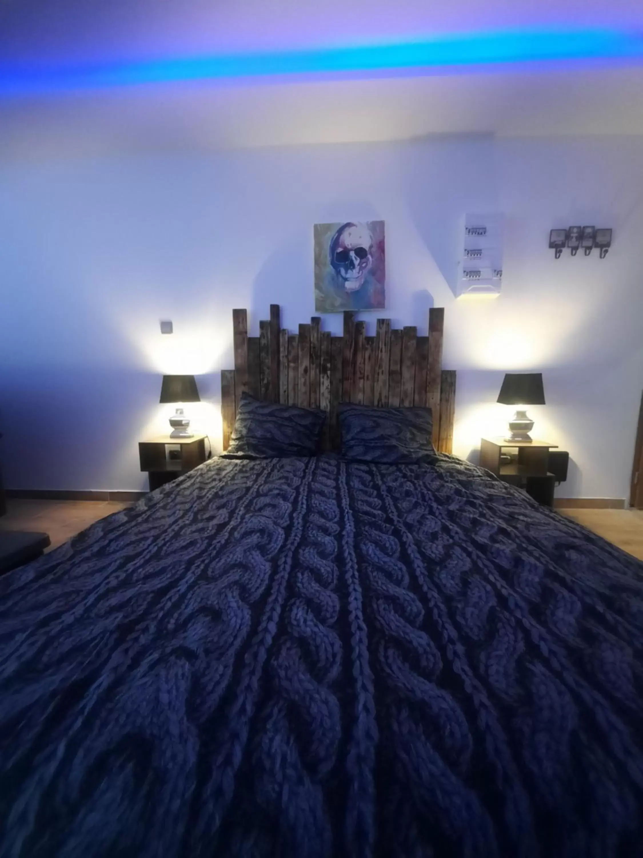 Bedroom, Bed in Loft Spa Led & bo