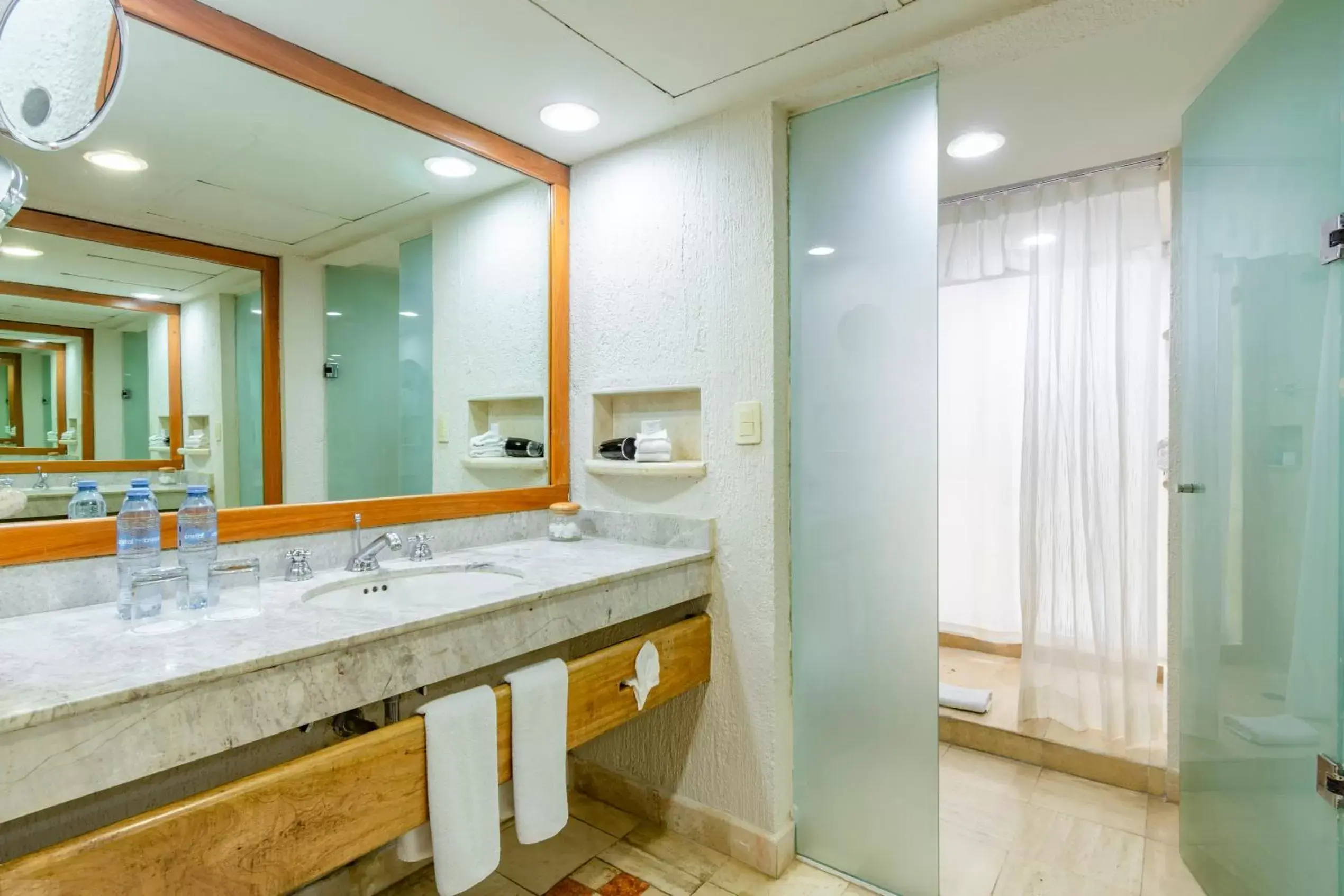 Bathroom in Puerto Aventuras Hotel & Beach Club