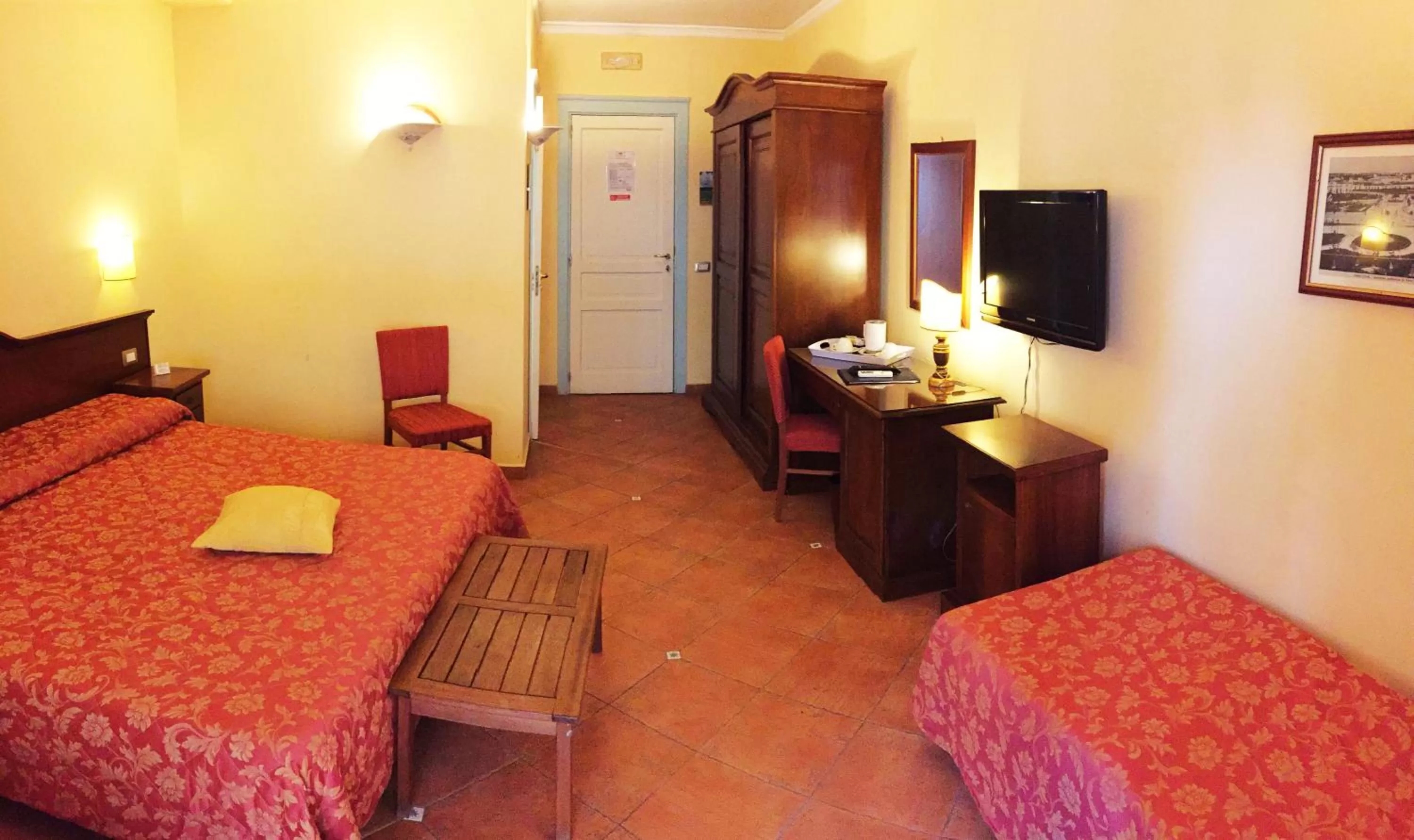 Photo of the whole room, Bed in Hotel Mediterraneo