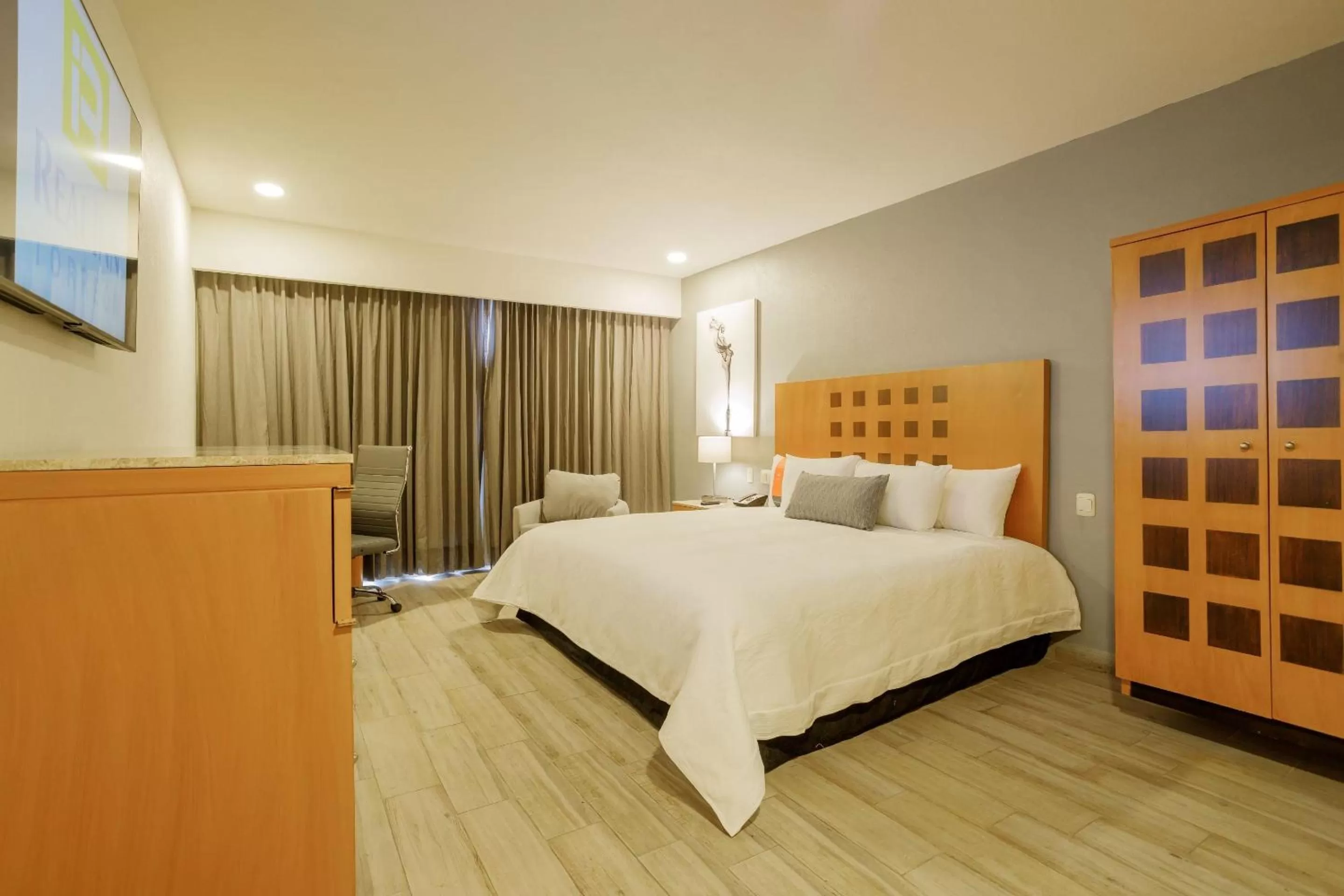 Bedroom, Bed in Real Inn Torreon