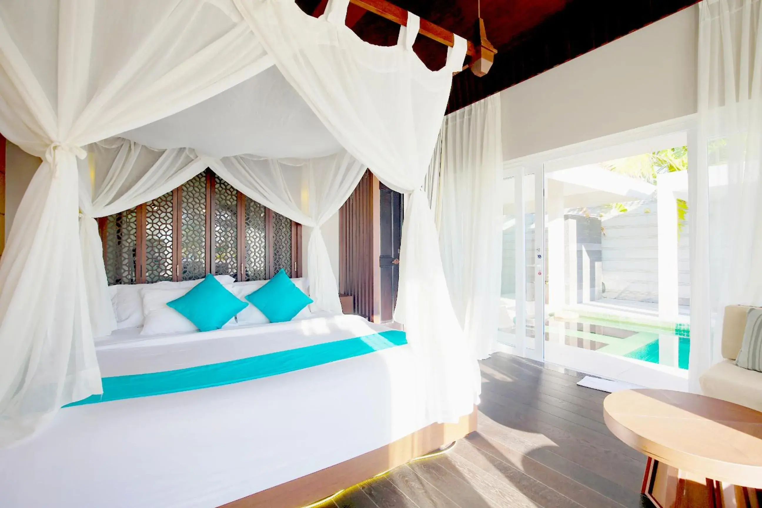 Bed in Mercury Phu Quoc Resort & Villas