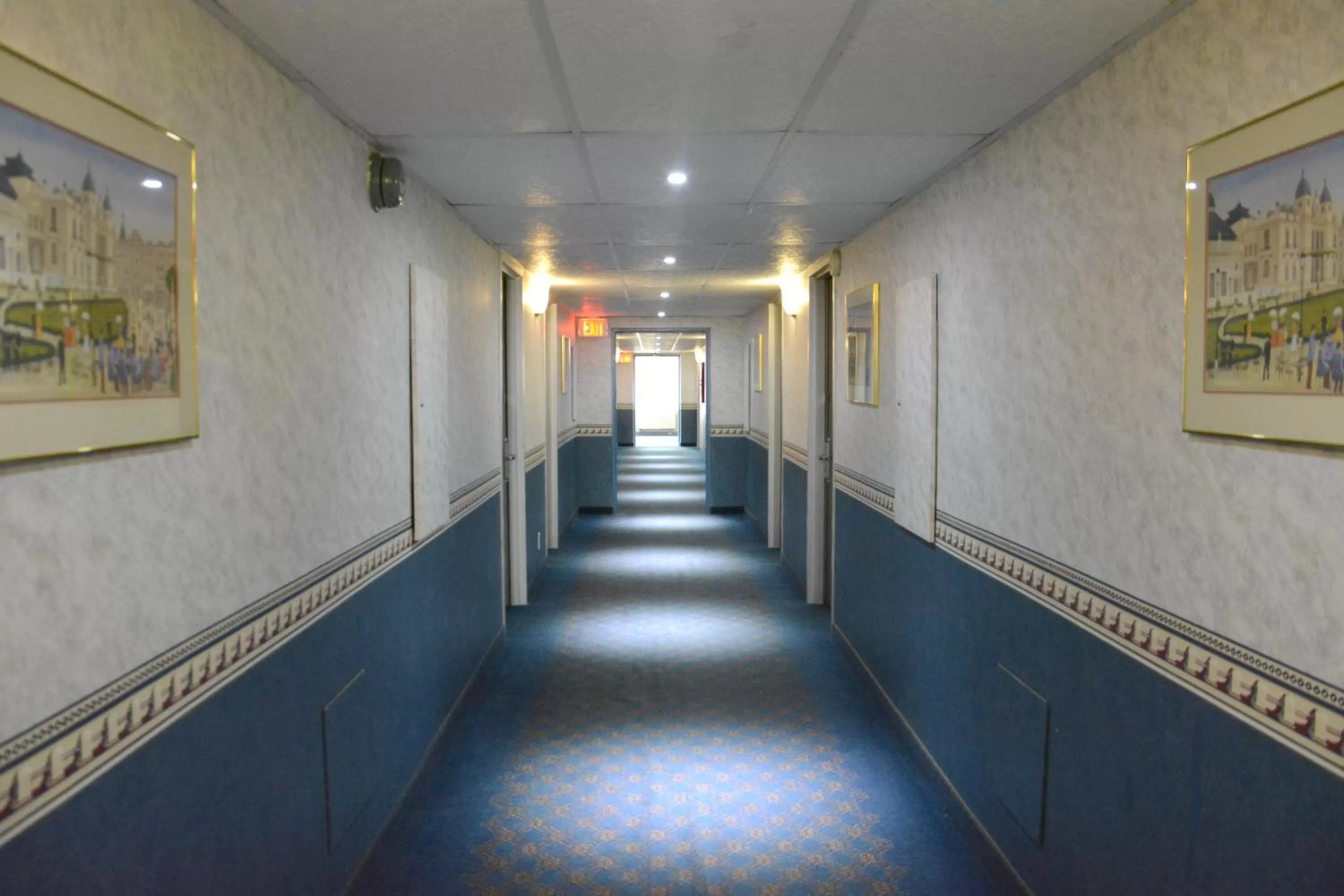 Decorative detail in Travelodge by Wyndham Milwaukee