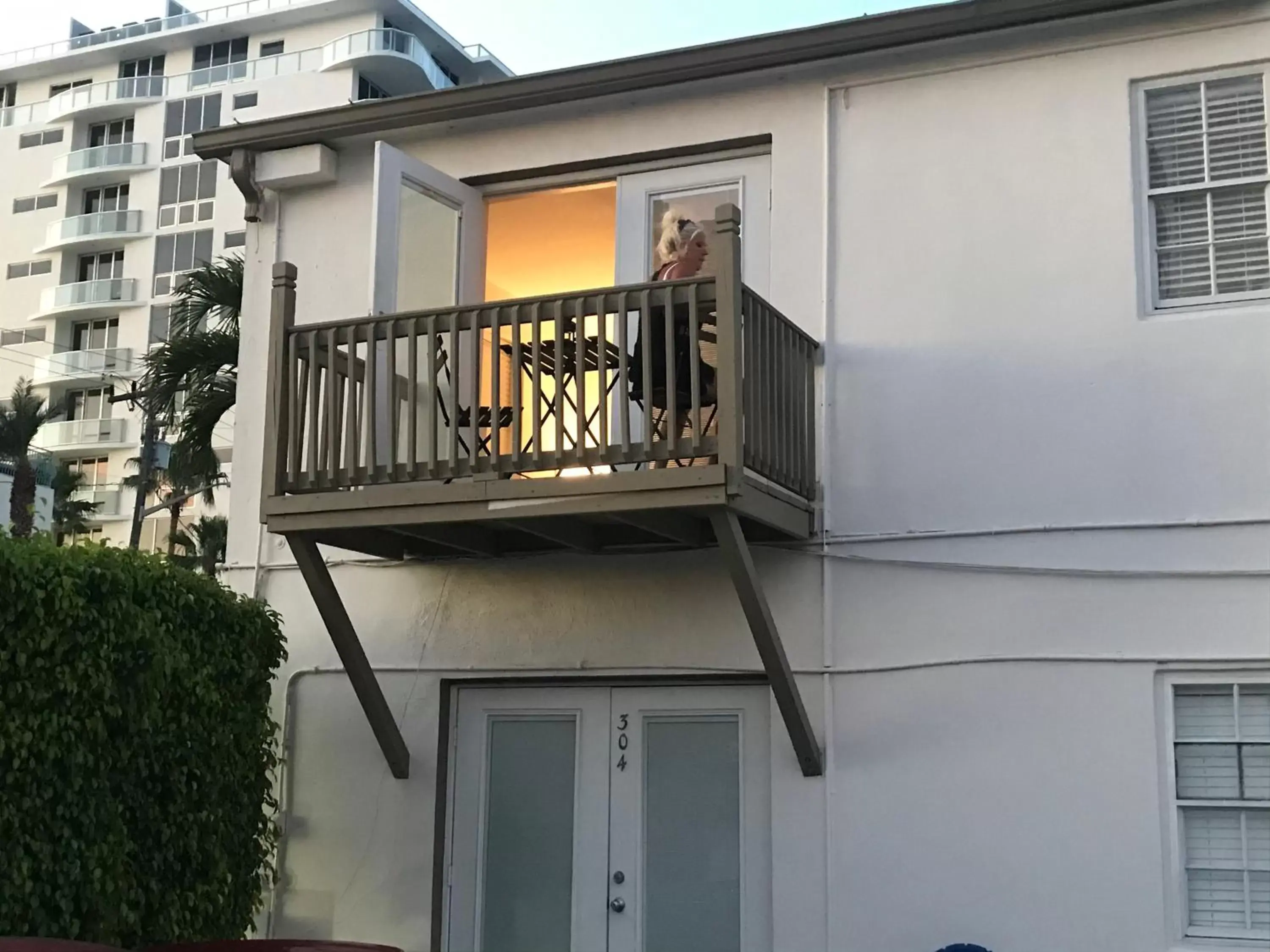 Balcony/Terrace, Property Building in Little Paris by the ocean self check in