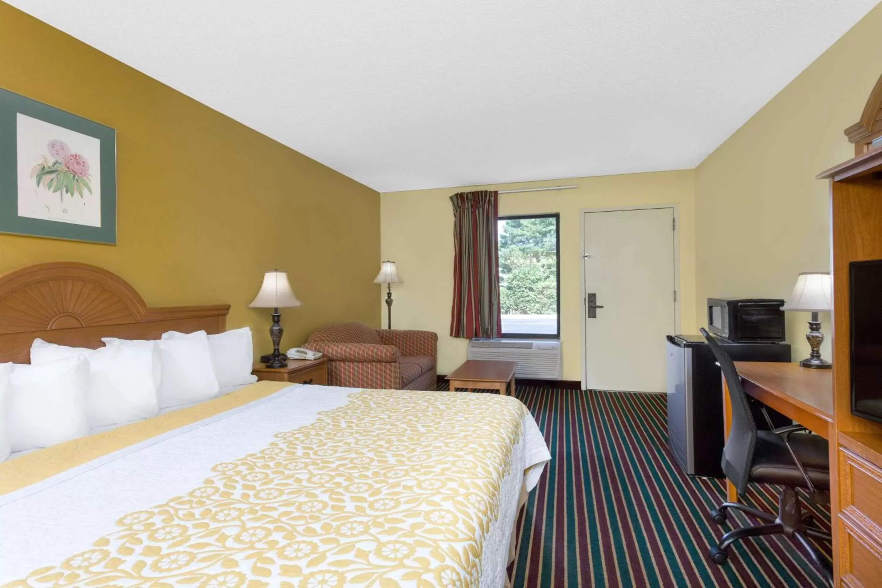 Photo of the whole room, Bed in Days Inn by Wyndham Biscoe