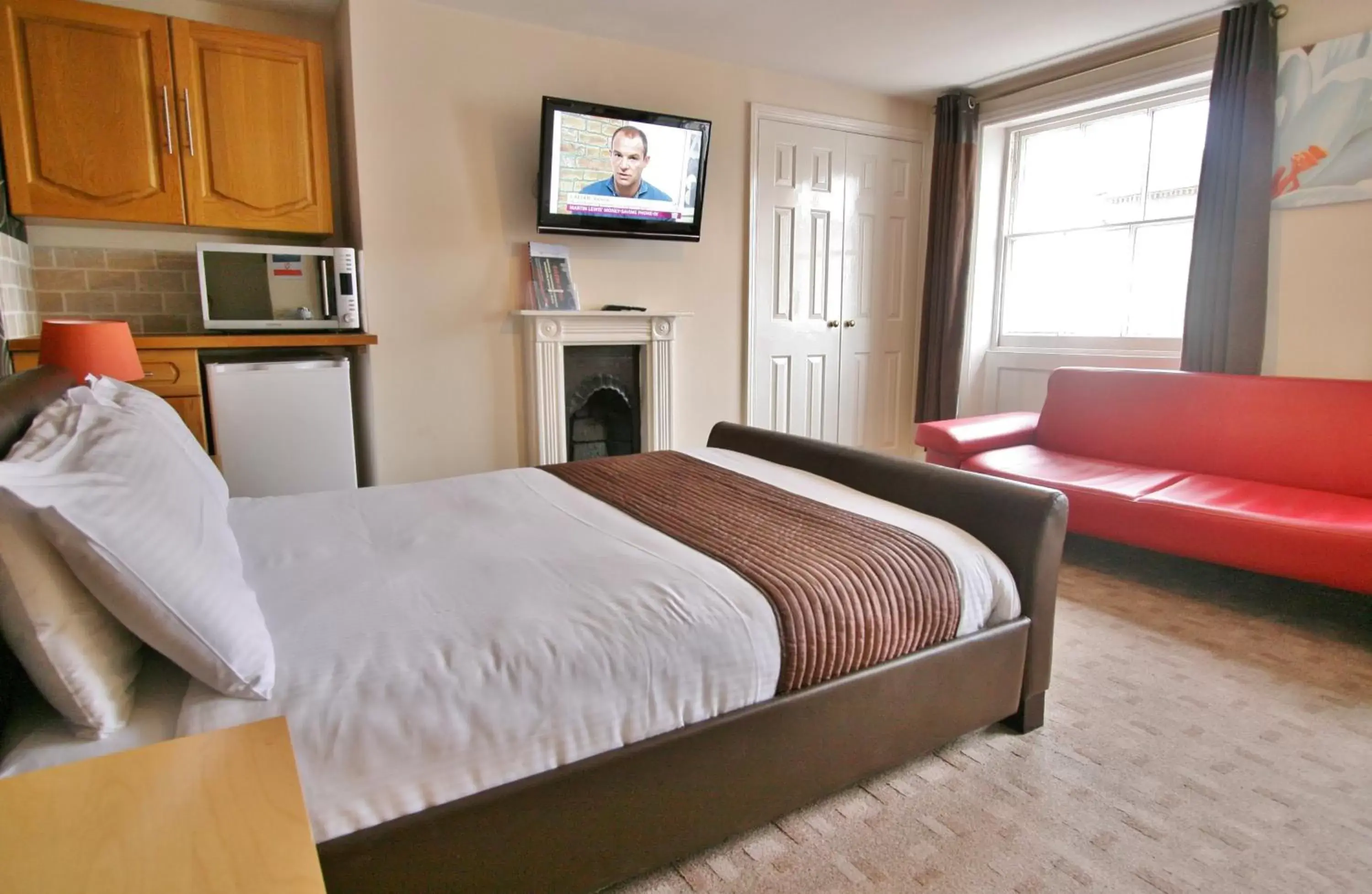 Bedroom, Bed in Central Hotel Cheltenham by Roomsbooked
