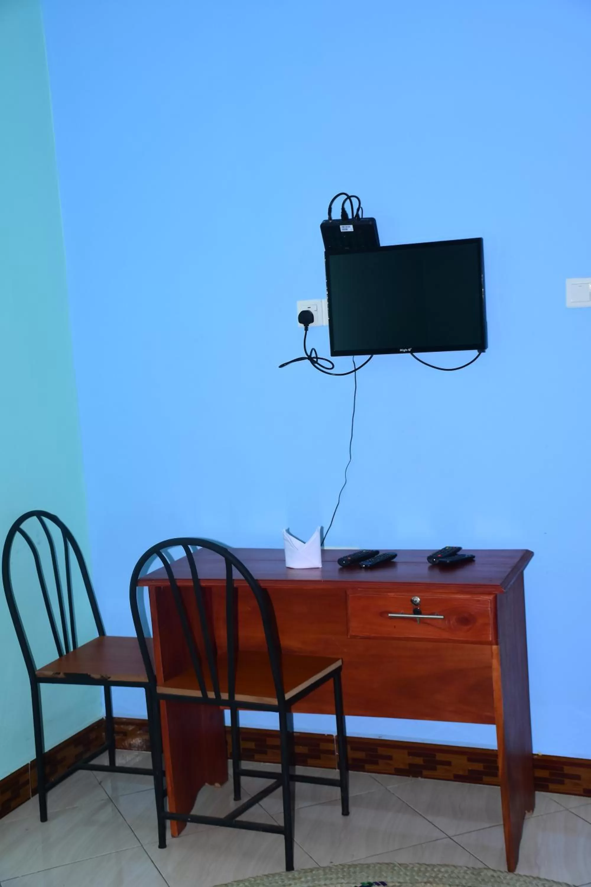 Communal lounge/ TV room in Safari Park House