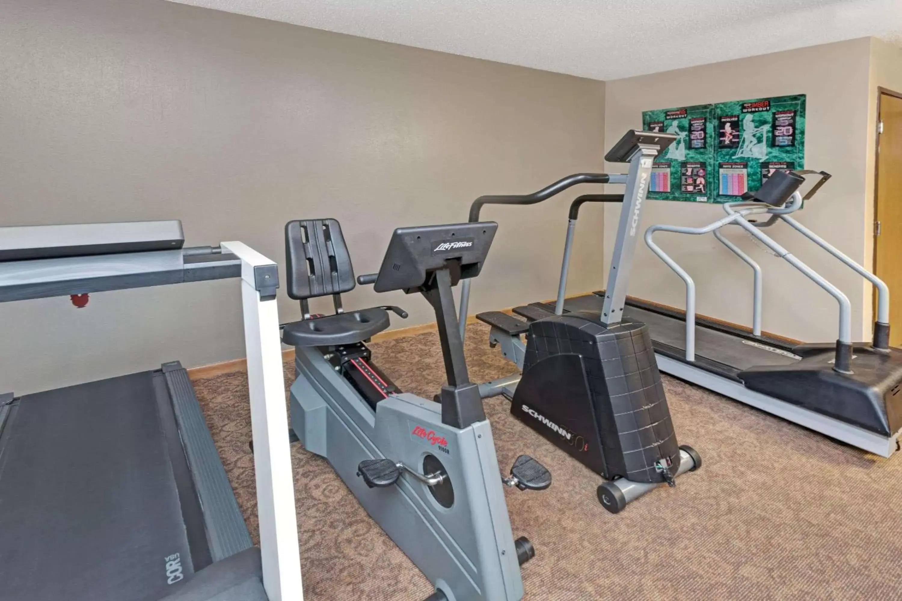 Property building, Fitness Center/Facilities in Super 8 by Wyndham Chicago O'Hare Airport