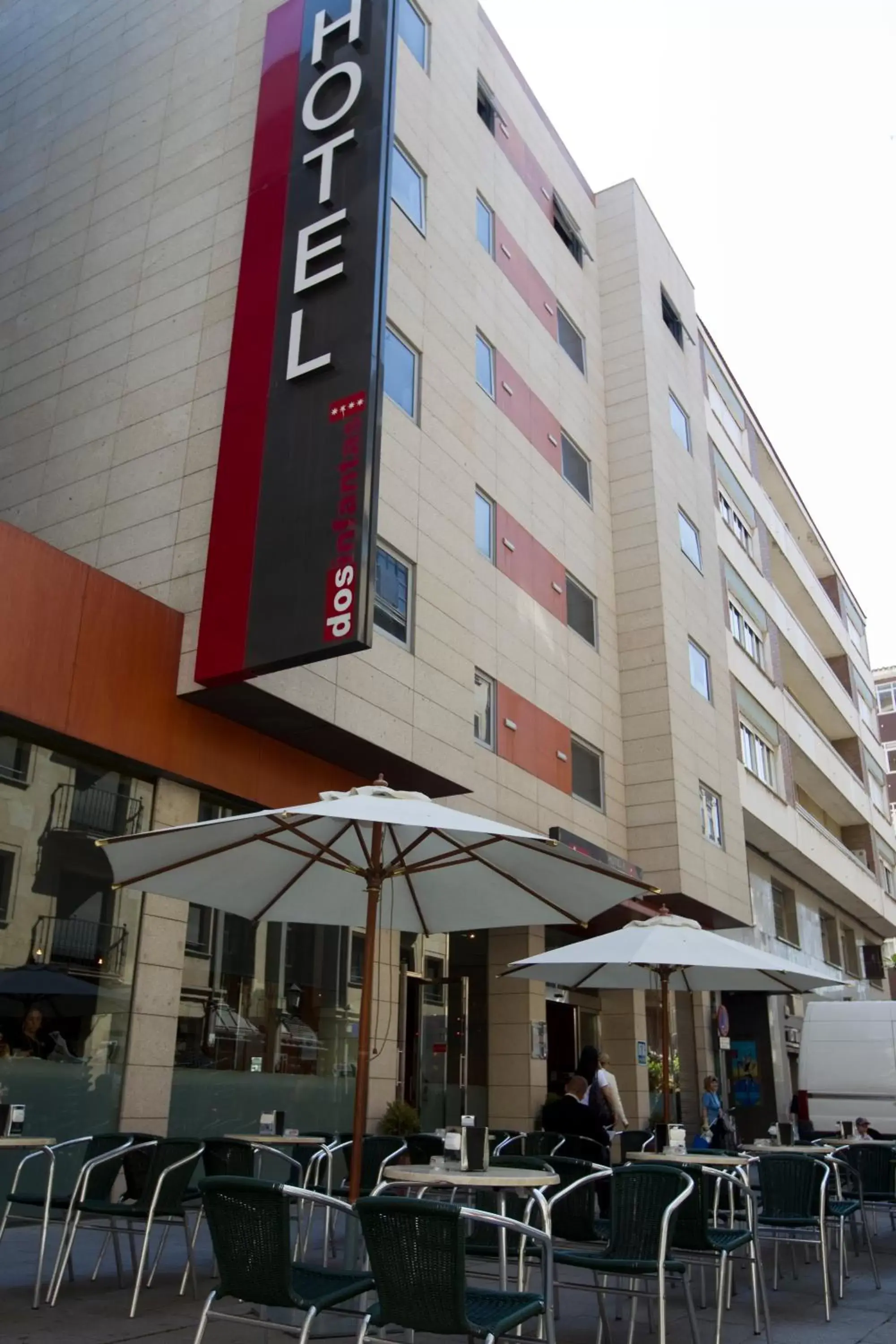 Facade/entrance in Zenit Dos Infantas Facade/entrance in Zenit Dos Infantas