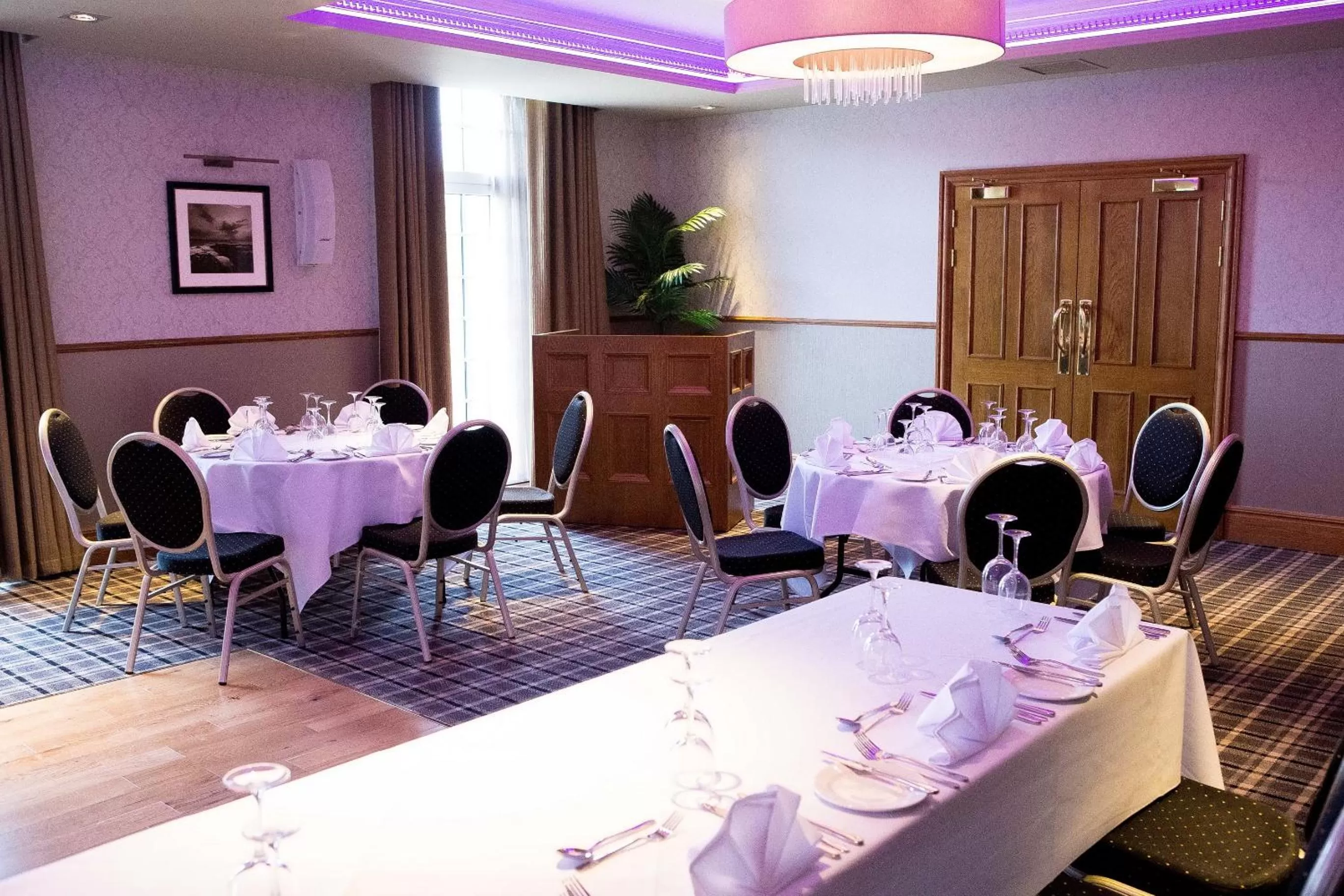 Restaurant/places to eat in Busby Hotel