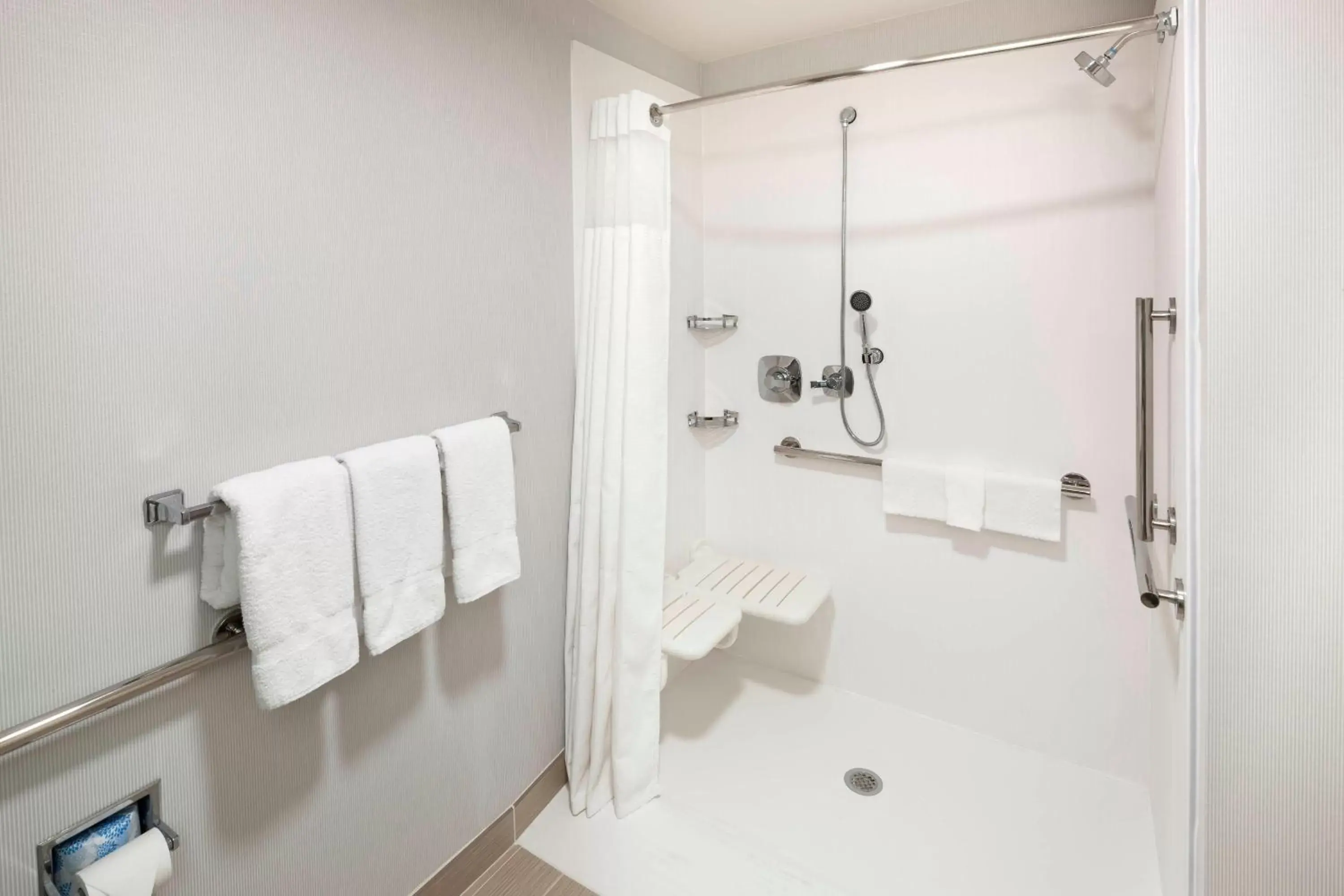 Bathroom in Courtyard by Marriott Pensacola