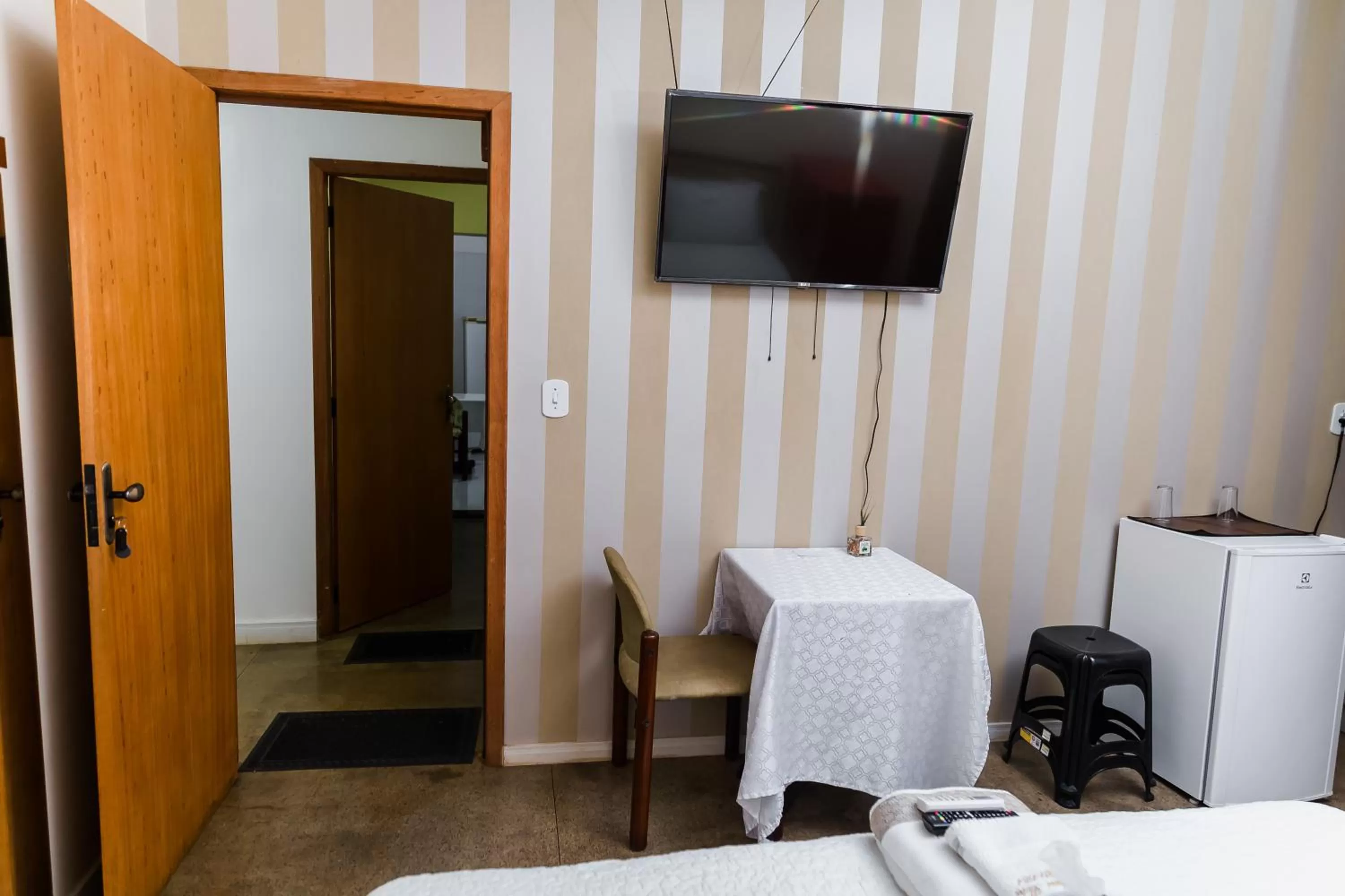 TV/Entertainment Center in ZANI APART HOTEL 520i