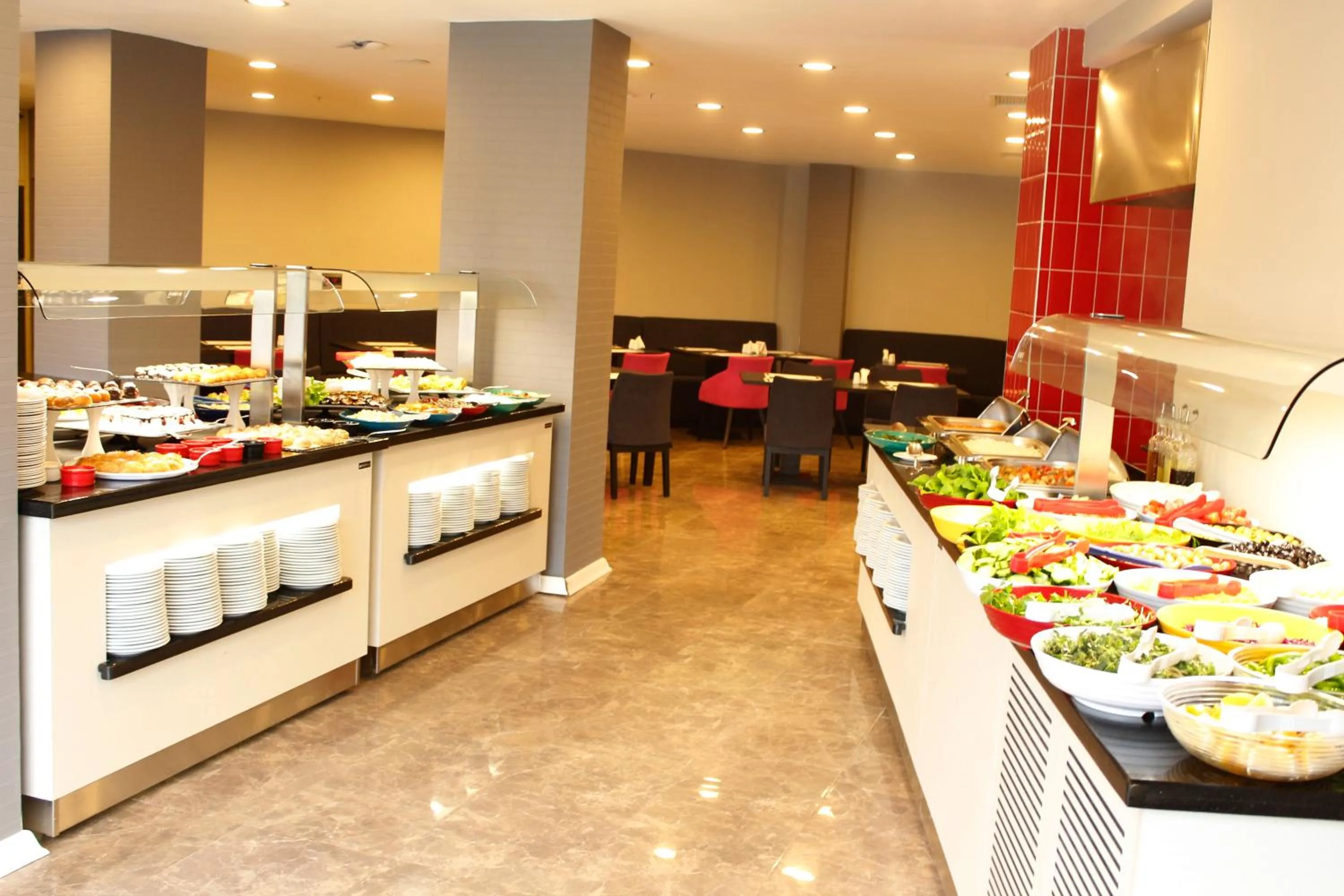 Restaurant/places to eat in Tourist Hotel