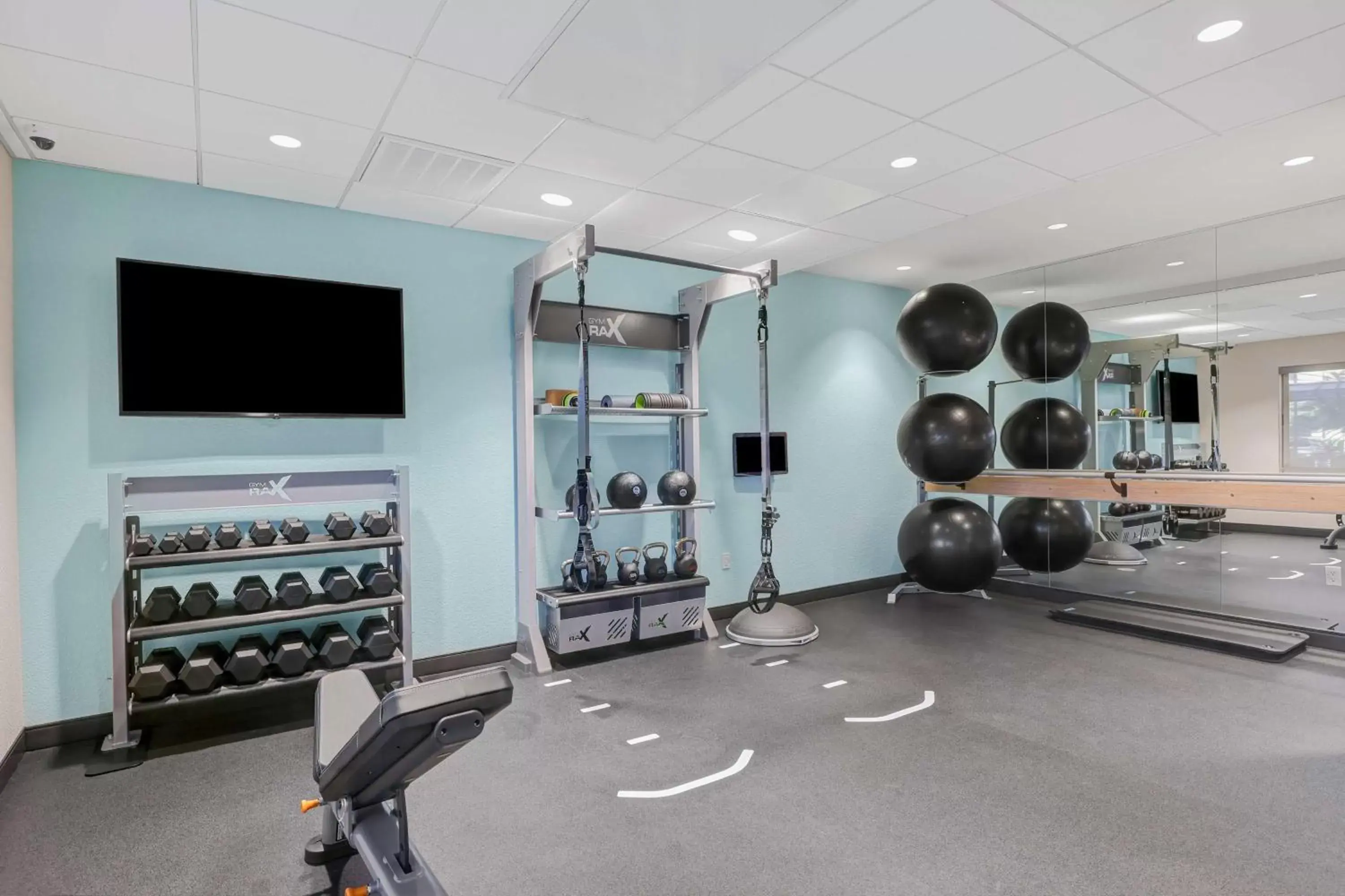 Fitness centre/facilities, Fitness Center/Facilities in Tru By Hilton Lathrop