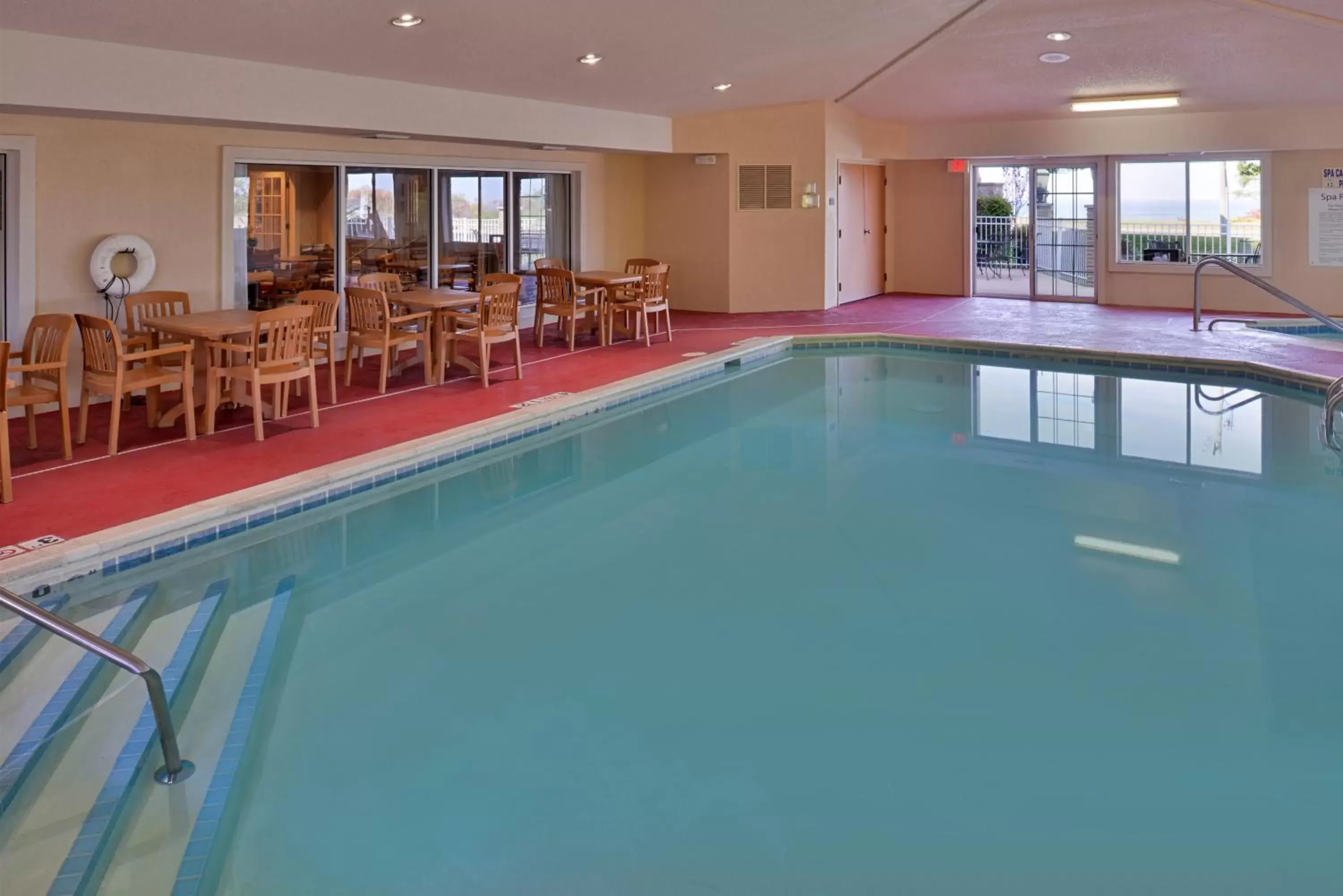 Swimming Pool in Holiday Inn Express Hotel & Suites-Saint Joseph, an IHG Hotel