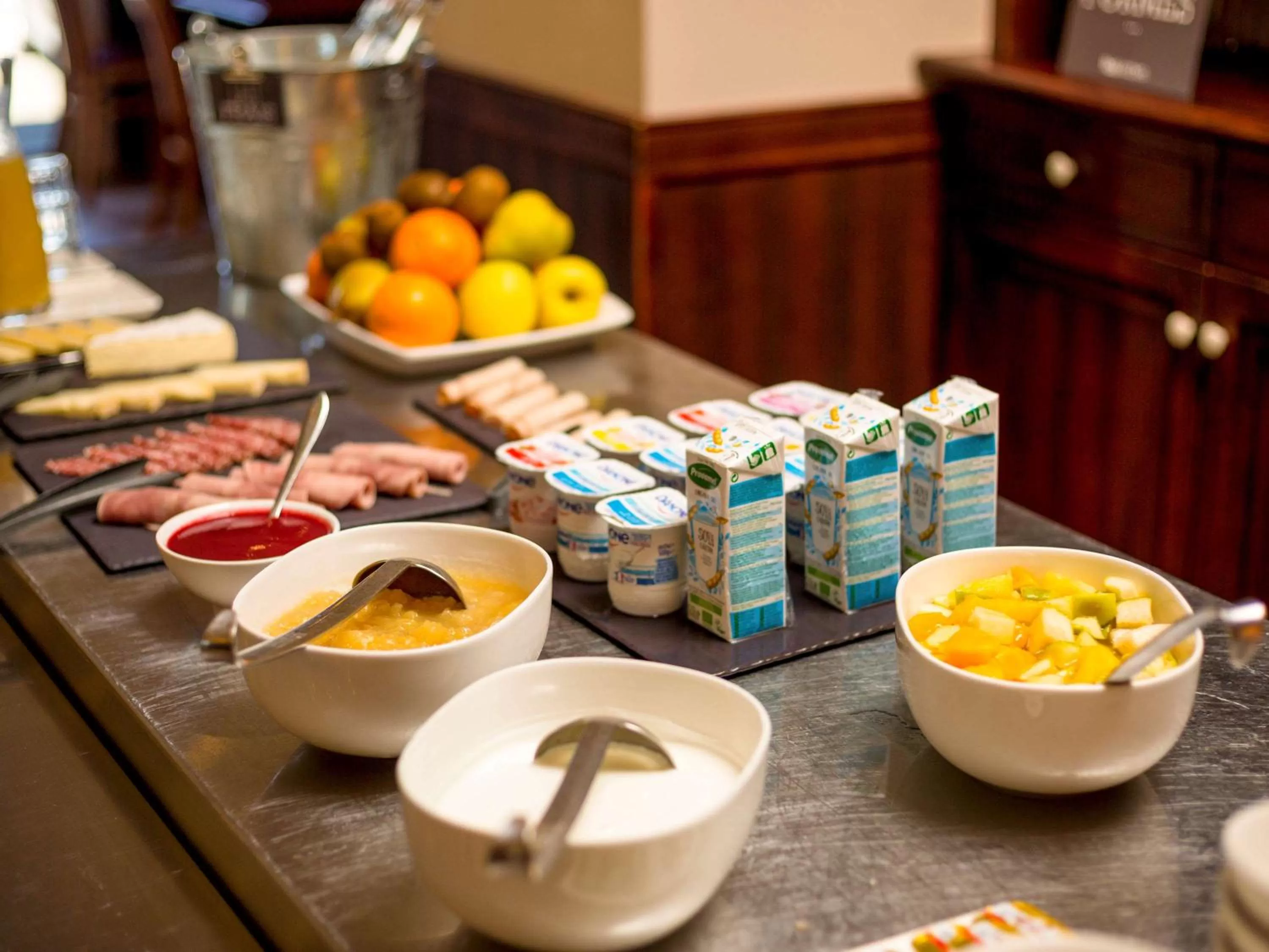 Food and drinks in ibis Carcassonne Est la Cité