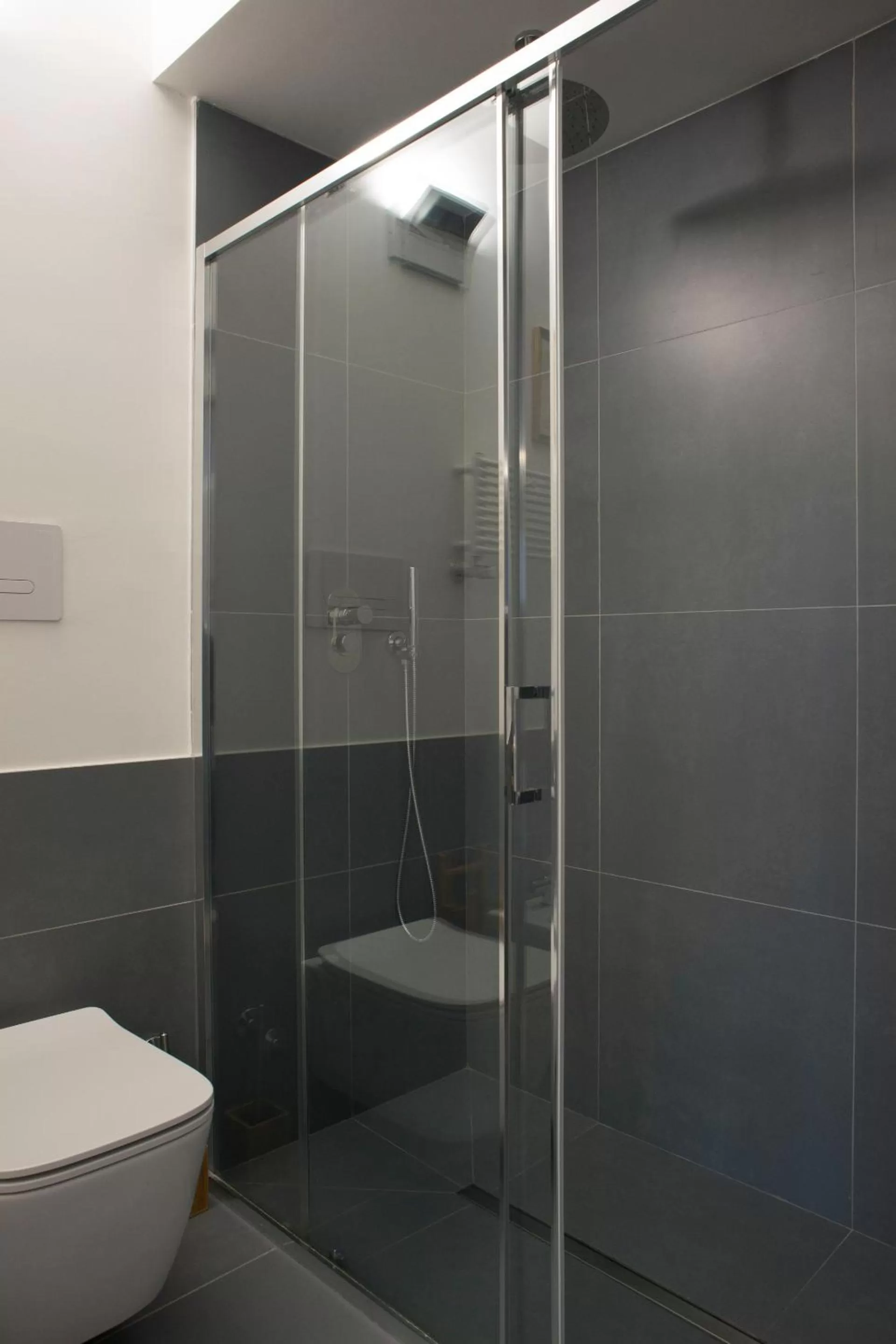 Shower in Principessa Mafalda