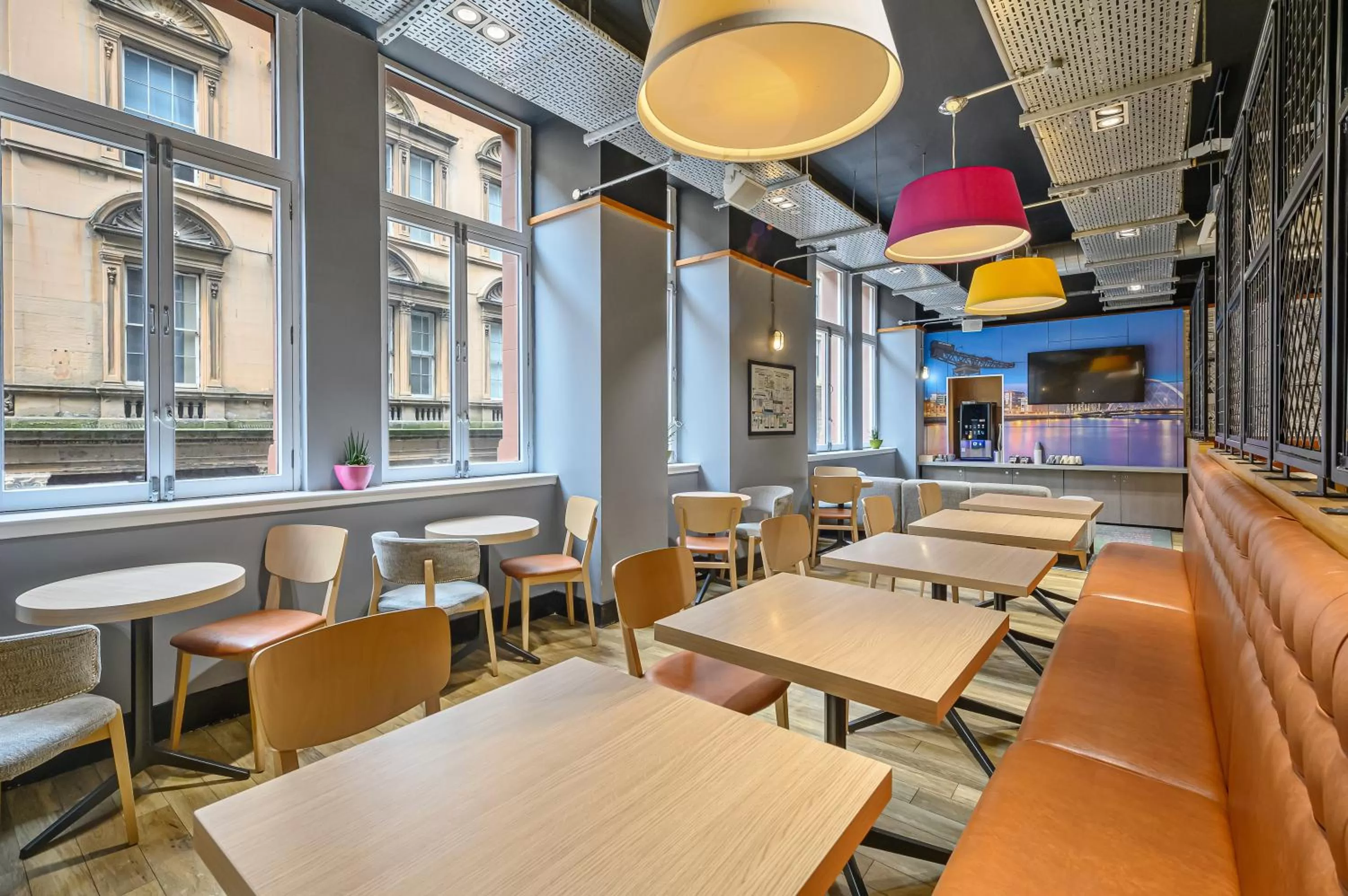 Restaurant/places to eat in ibis Styles Glasgow Centre George Square