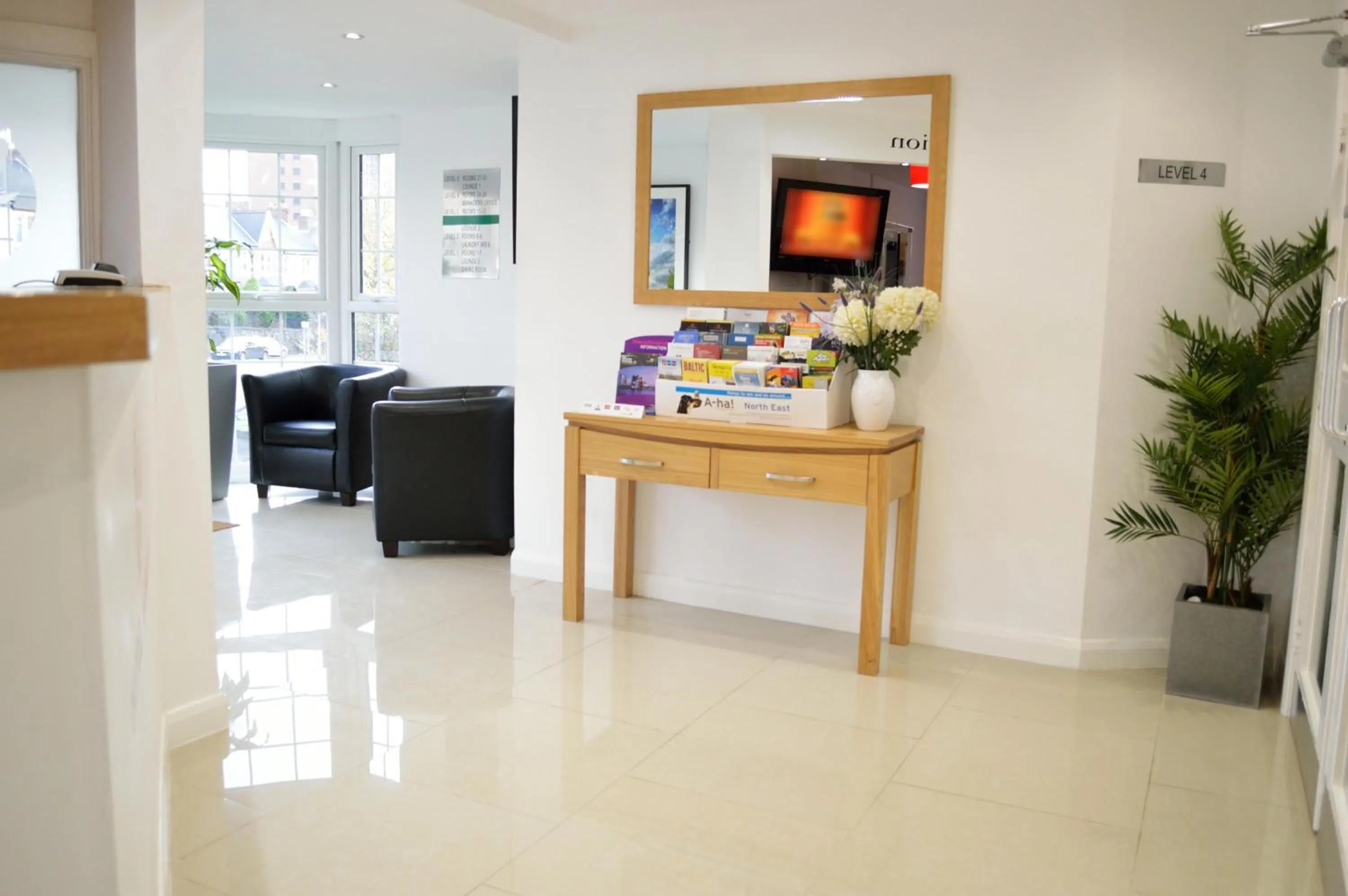 Lobby or reception in Hotel Express Newcastle Gateshead