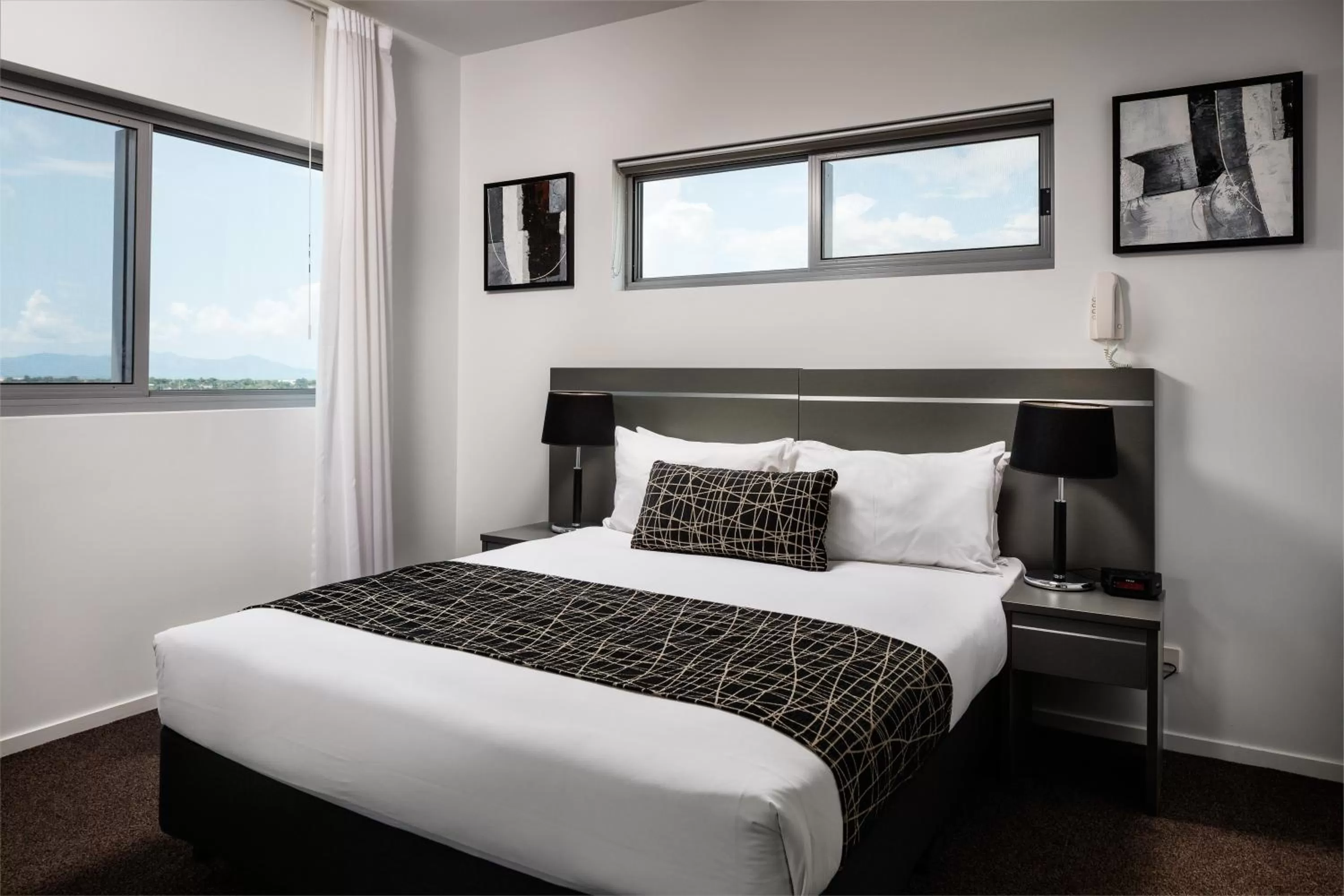 Bedroom, Bed in Central Kensington Apartments